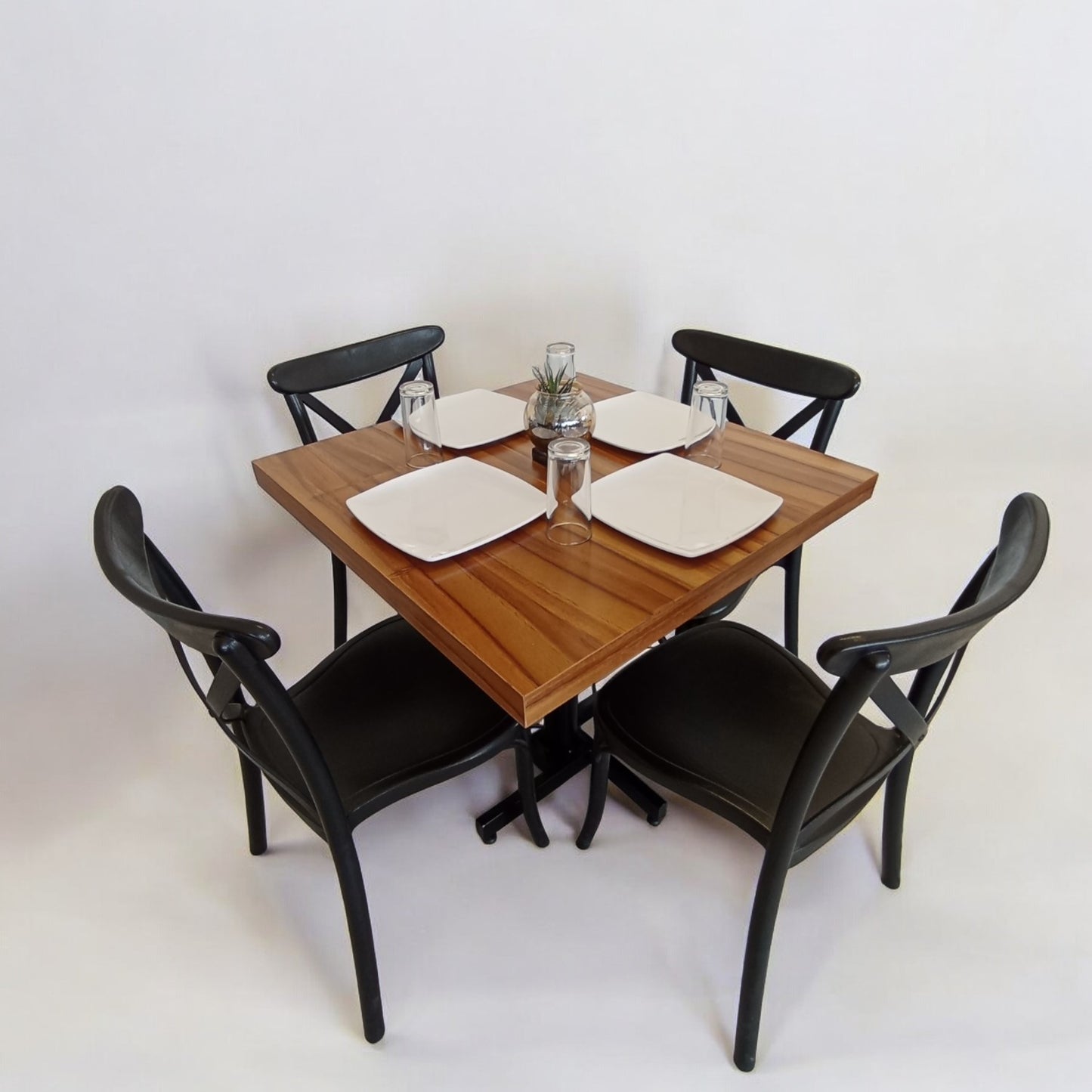Mesa para restaurante Parota con sillas Diana