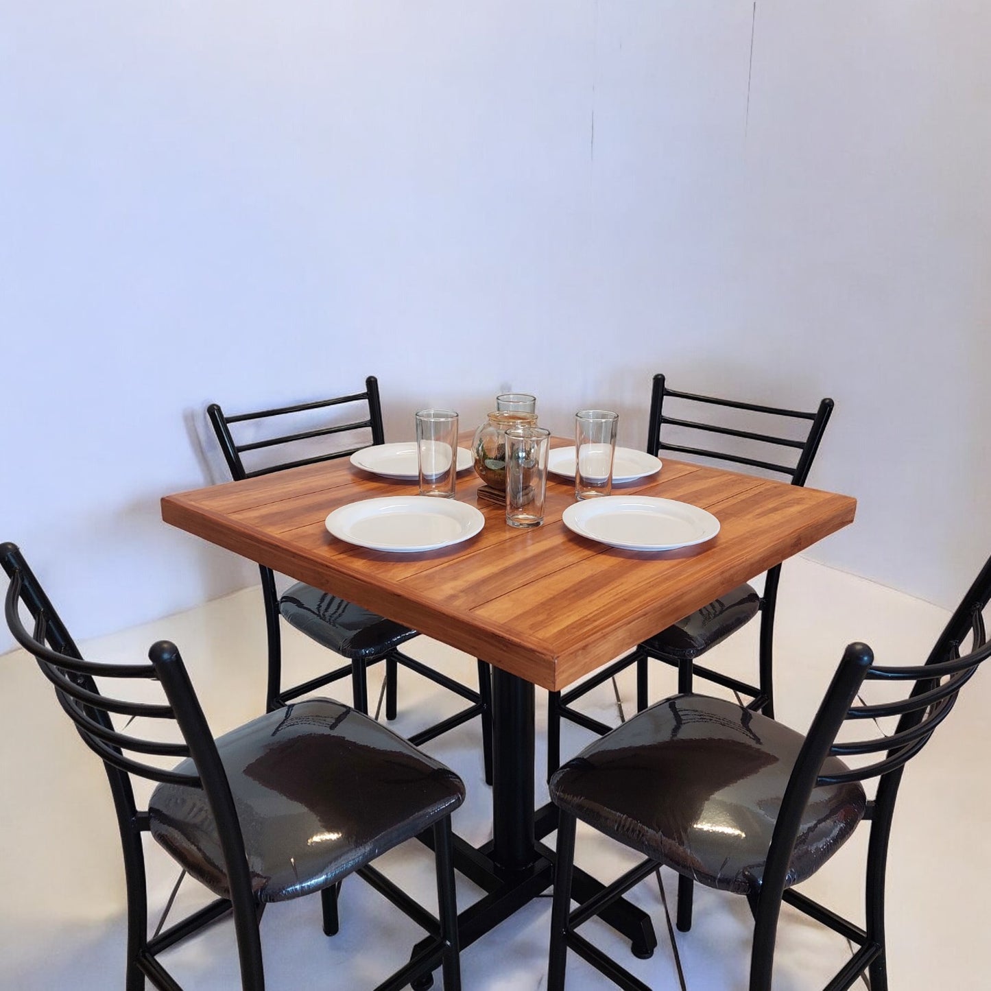 Mesa para restaurante Parota con sillas María