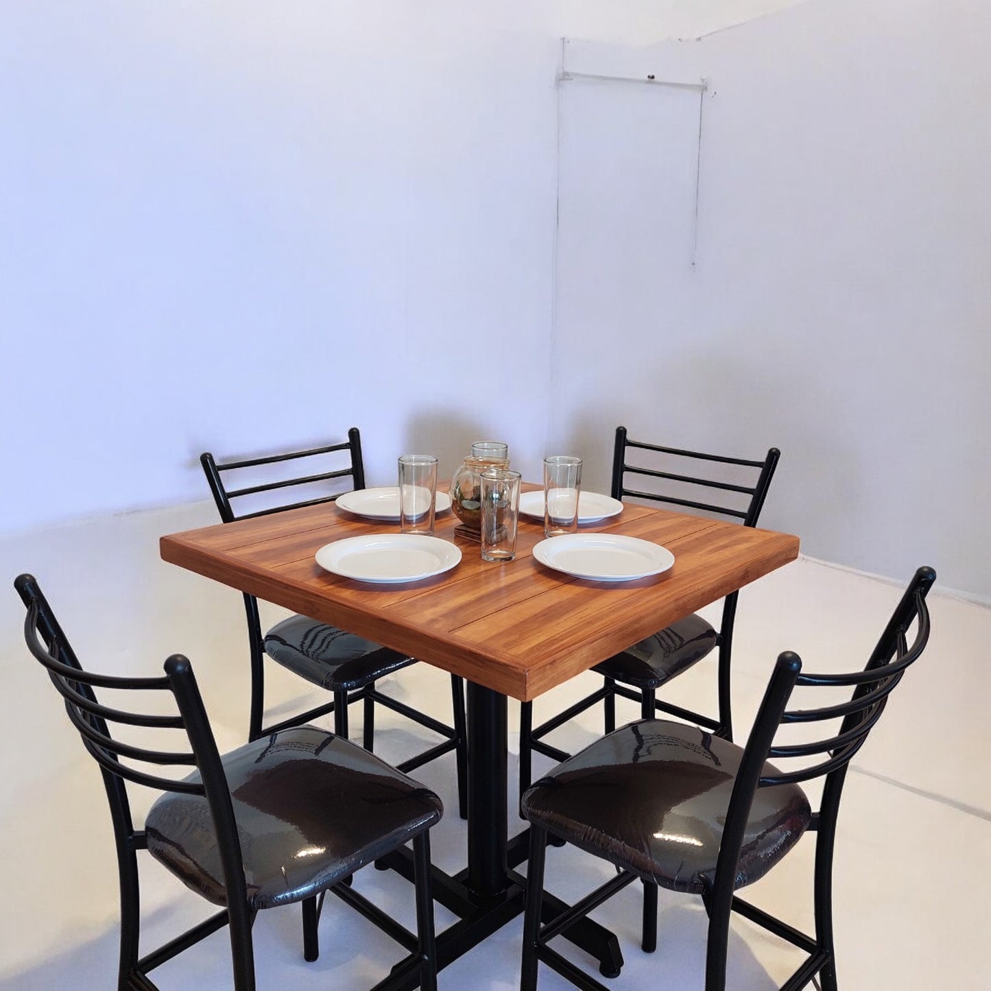 Mesa para restaurante Parota con sillas María
