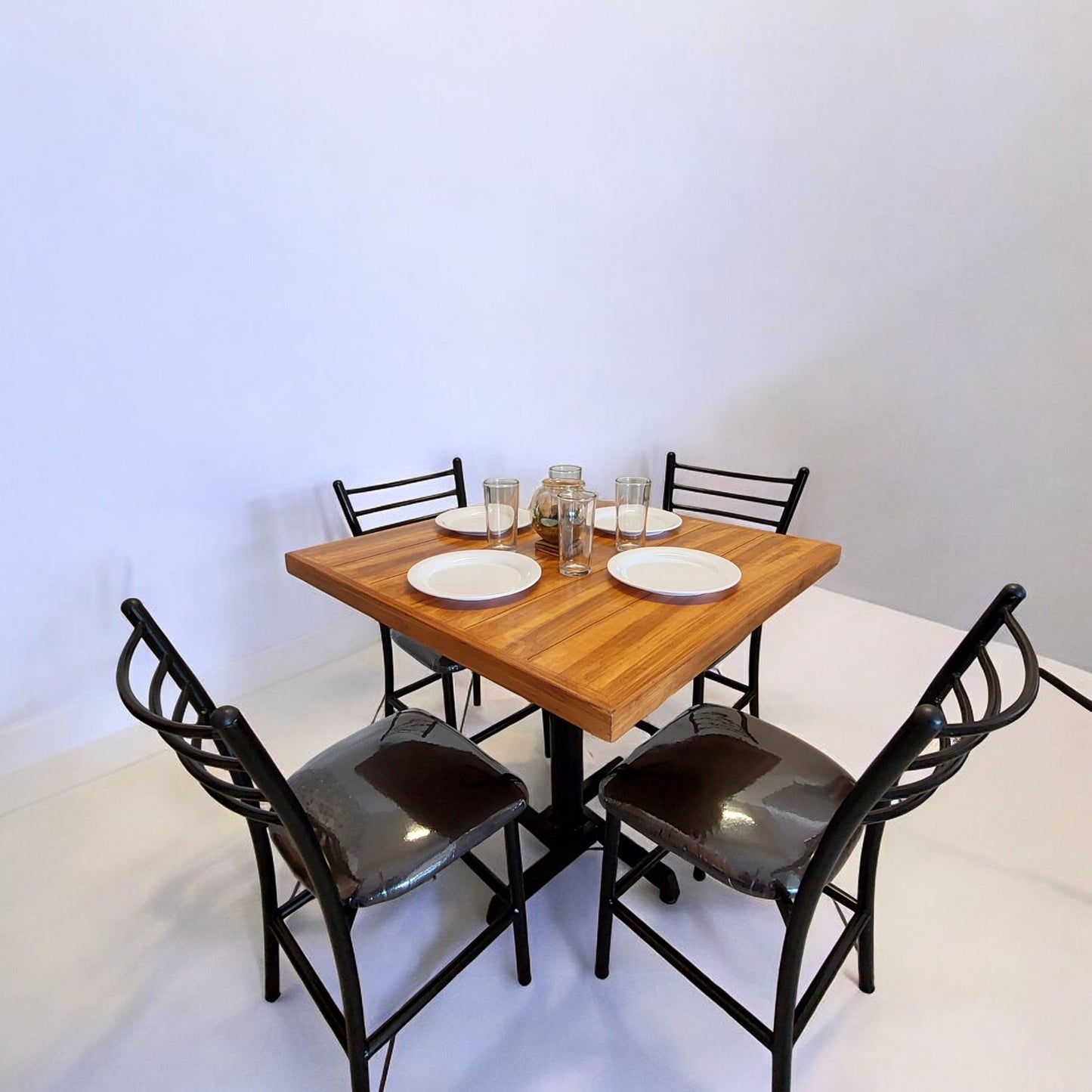 Mesa para restaurante Parota con sillas María