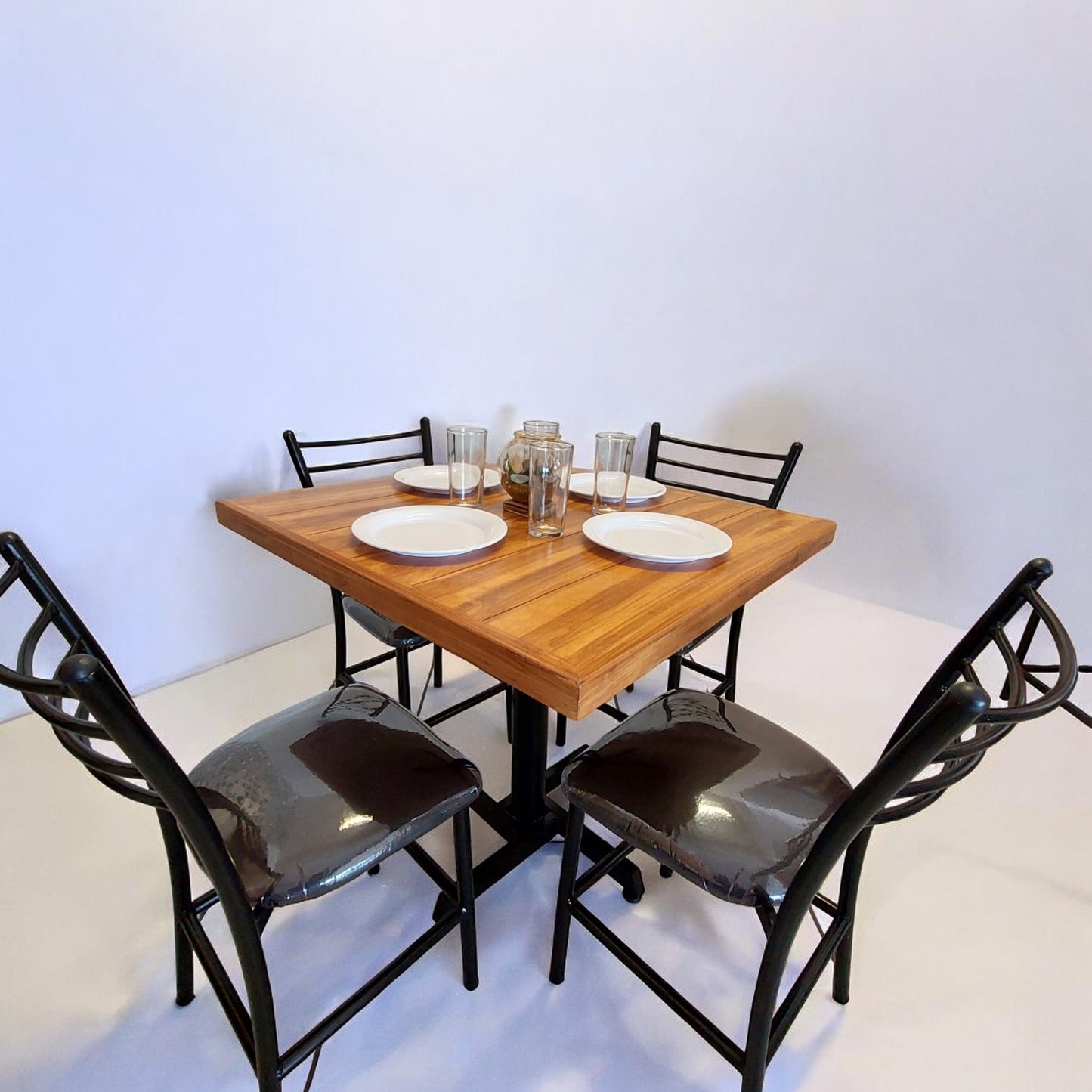 Mesa para restaurante Parota con sillas María