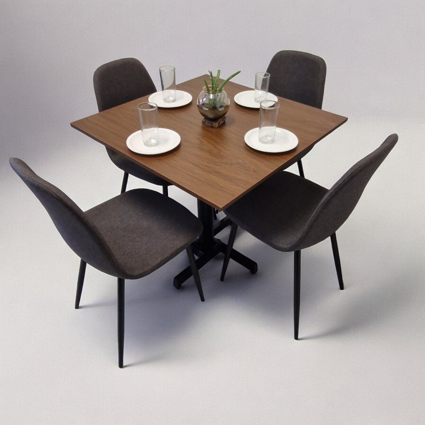 Mesa para restaurante Melanove con sillas Murcia