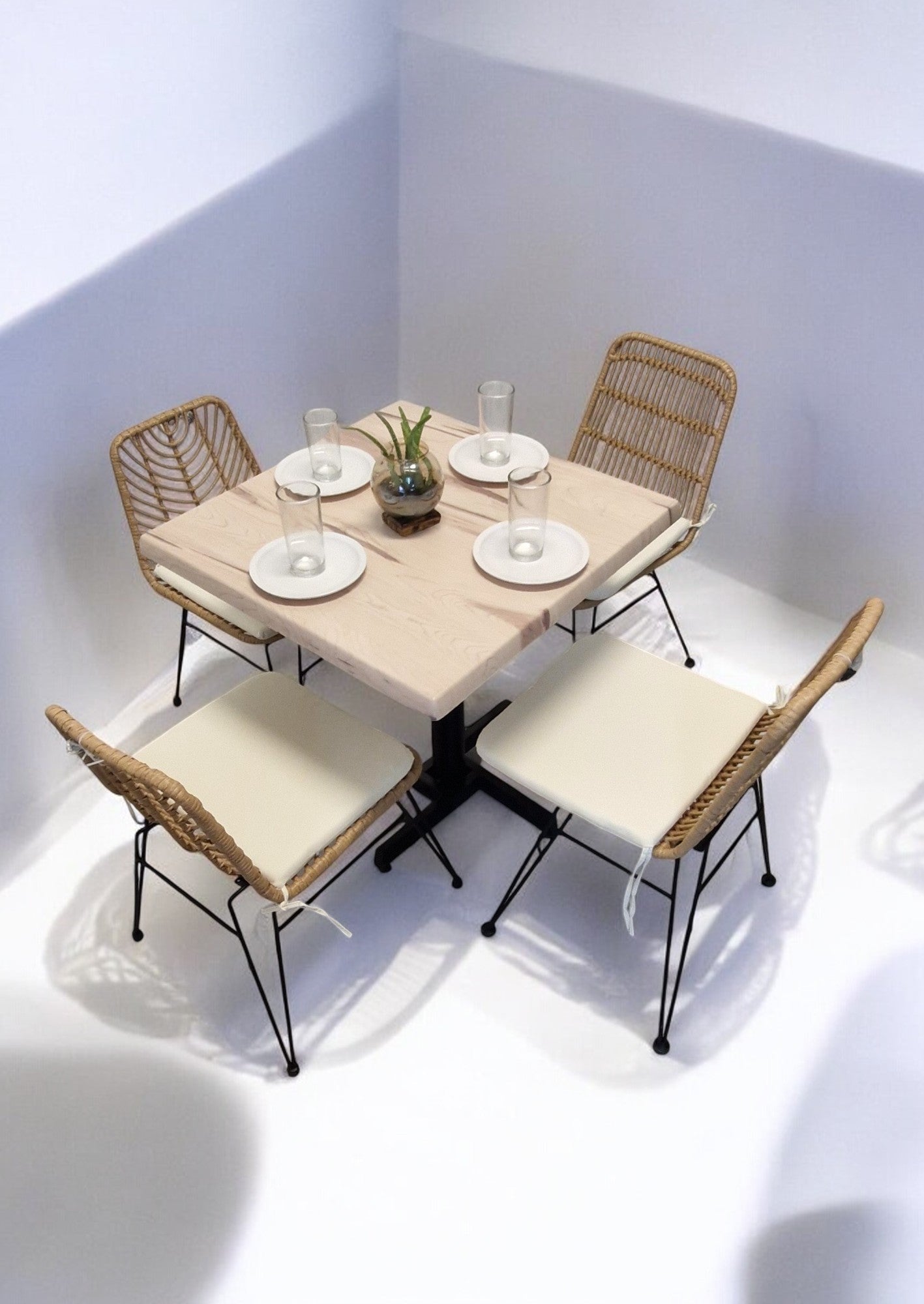 Mesa Para Restaurante Estratificada con 4 Sillas Guyana