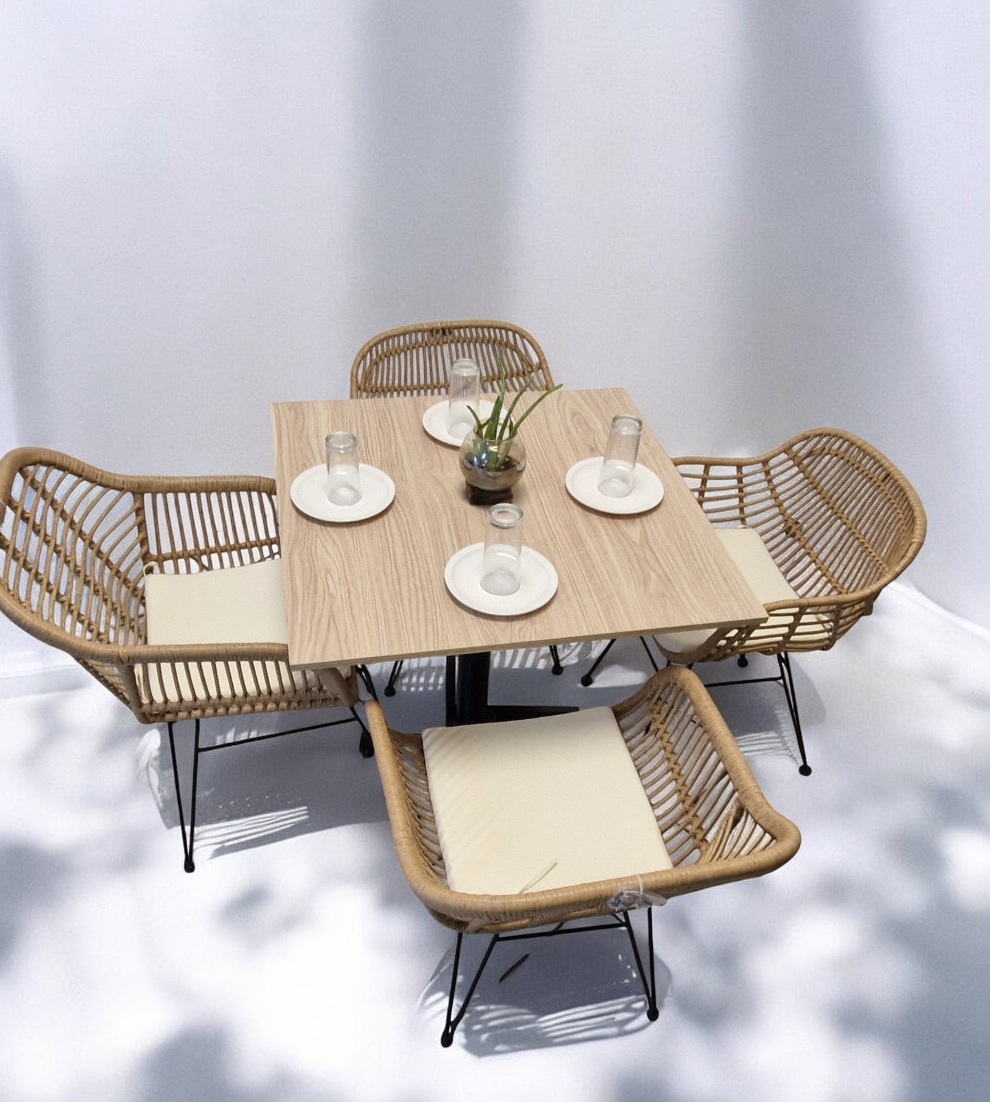 Mesa Para Restaurante De Melanove con 4 Sillas Tobago