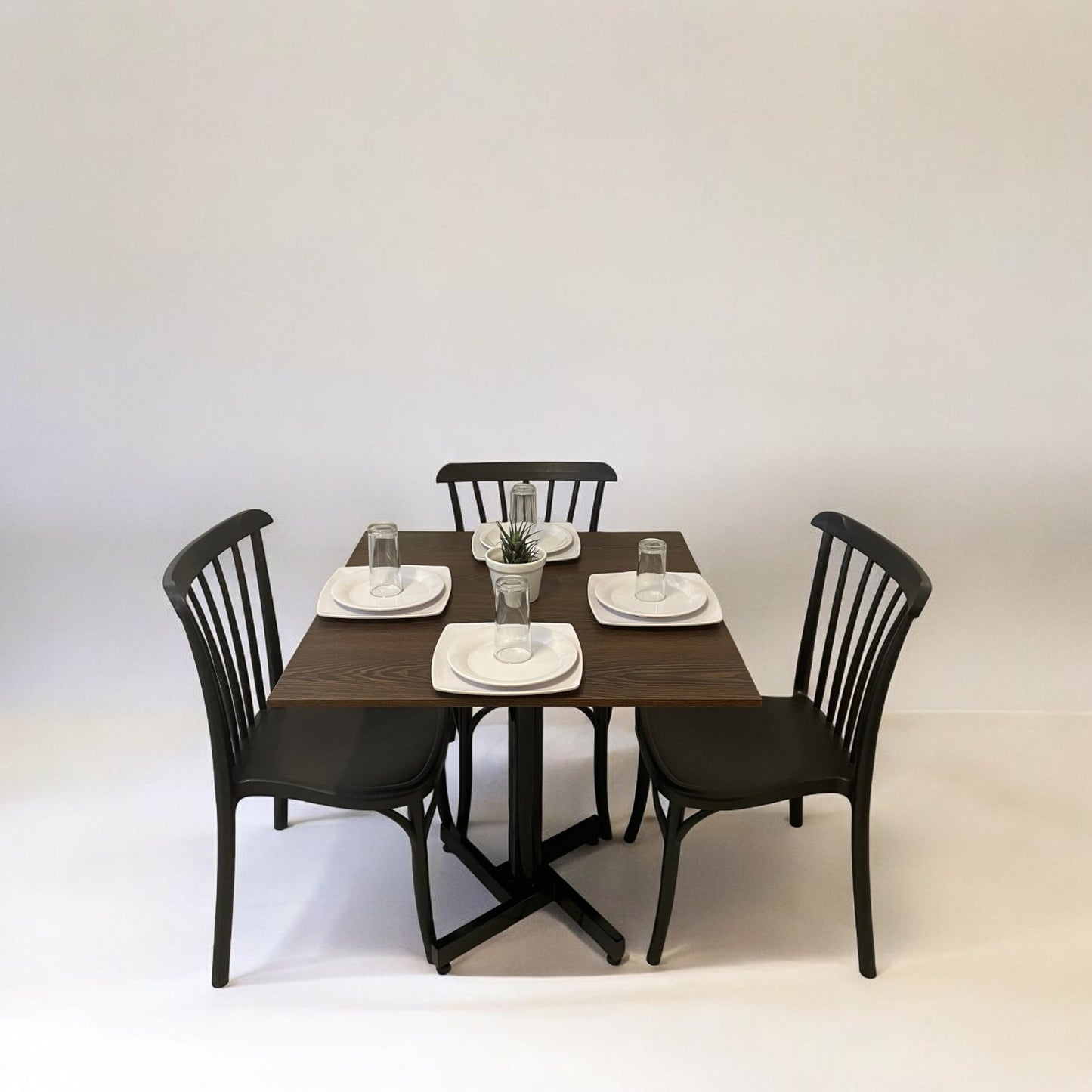 Mesa para restaurante Melanove con sillas Aurora