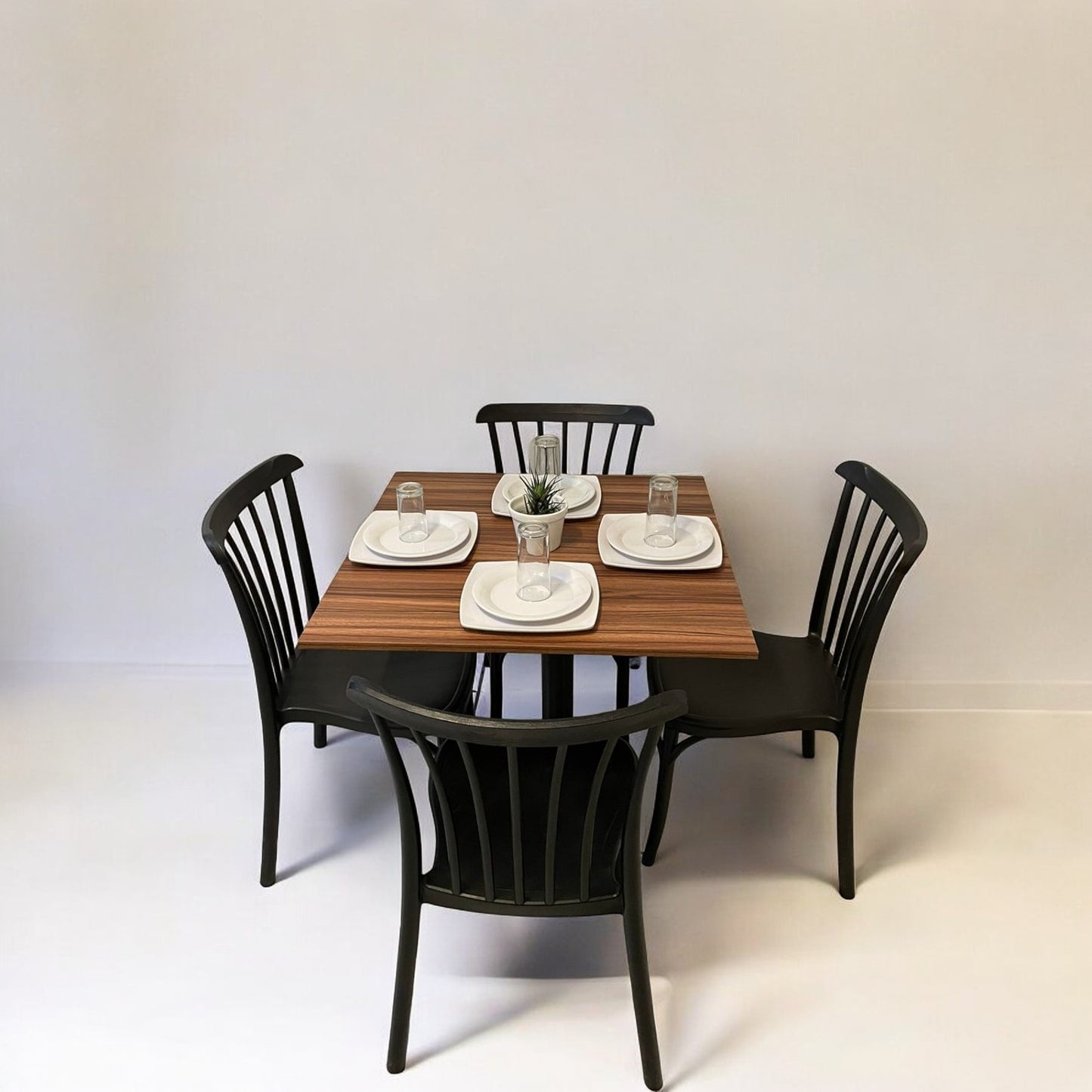 Mesa para restaurante Melanove con sillas Aurora