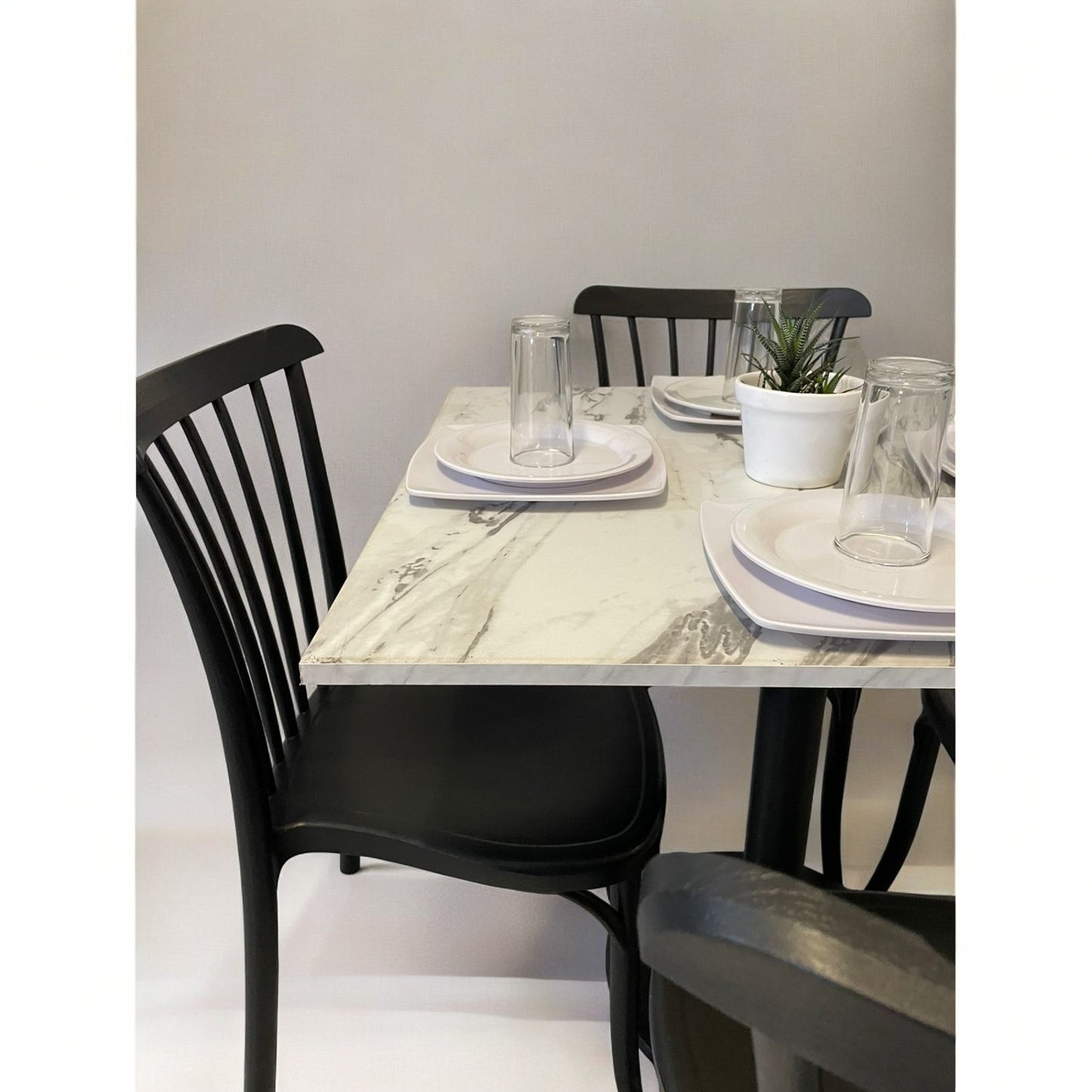 Mesa para restaurante Melanove con sillas Aurora