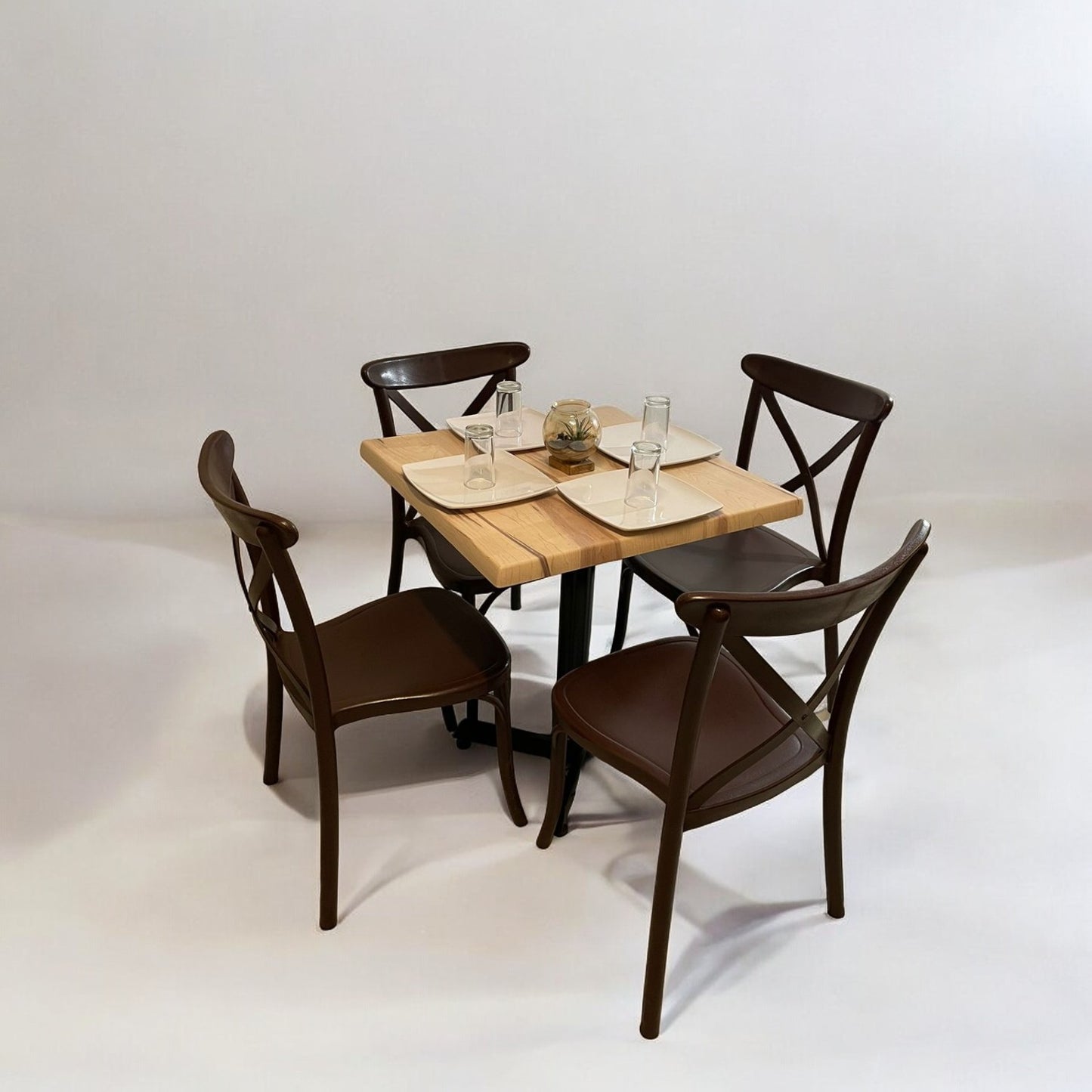 Mesa para restaurante Estratificada 80 con sillas Diana