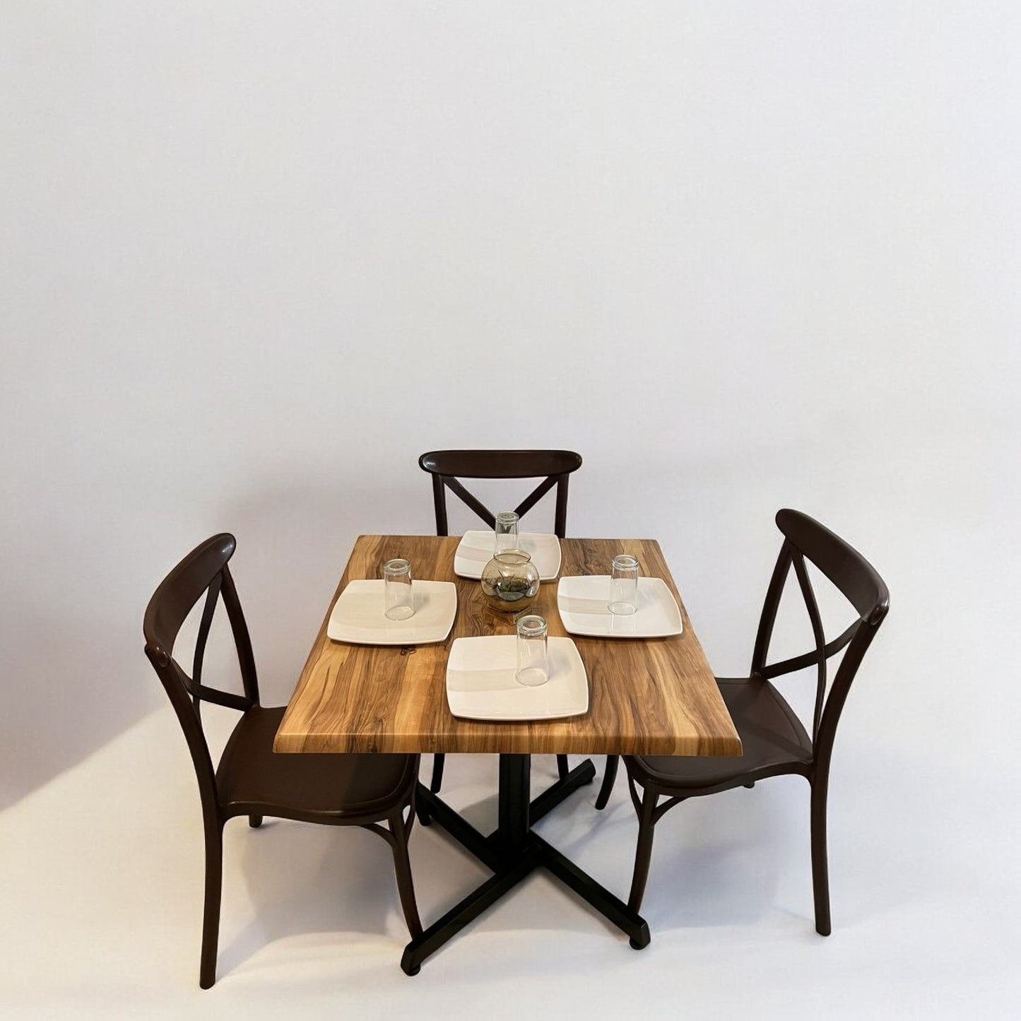 Mesa para restaurante Estratificada 80 con sillas Diana