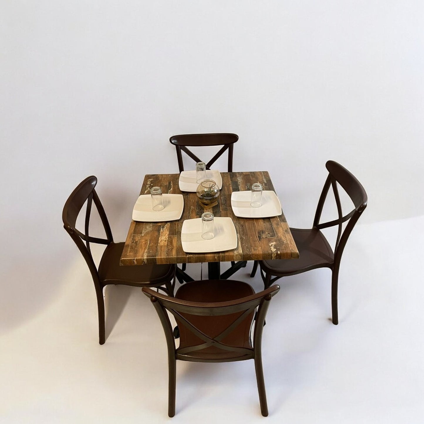 Mesa para restaurante Estratificada 80 con sillas Diana