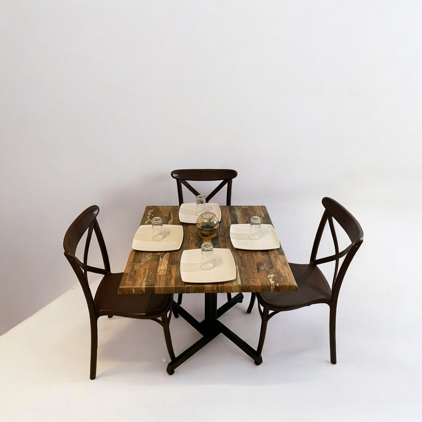 Mesa para restaurante Estratificada 80 con sillas Diana