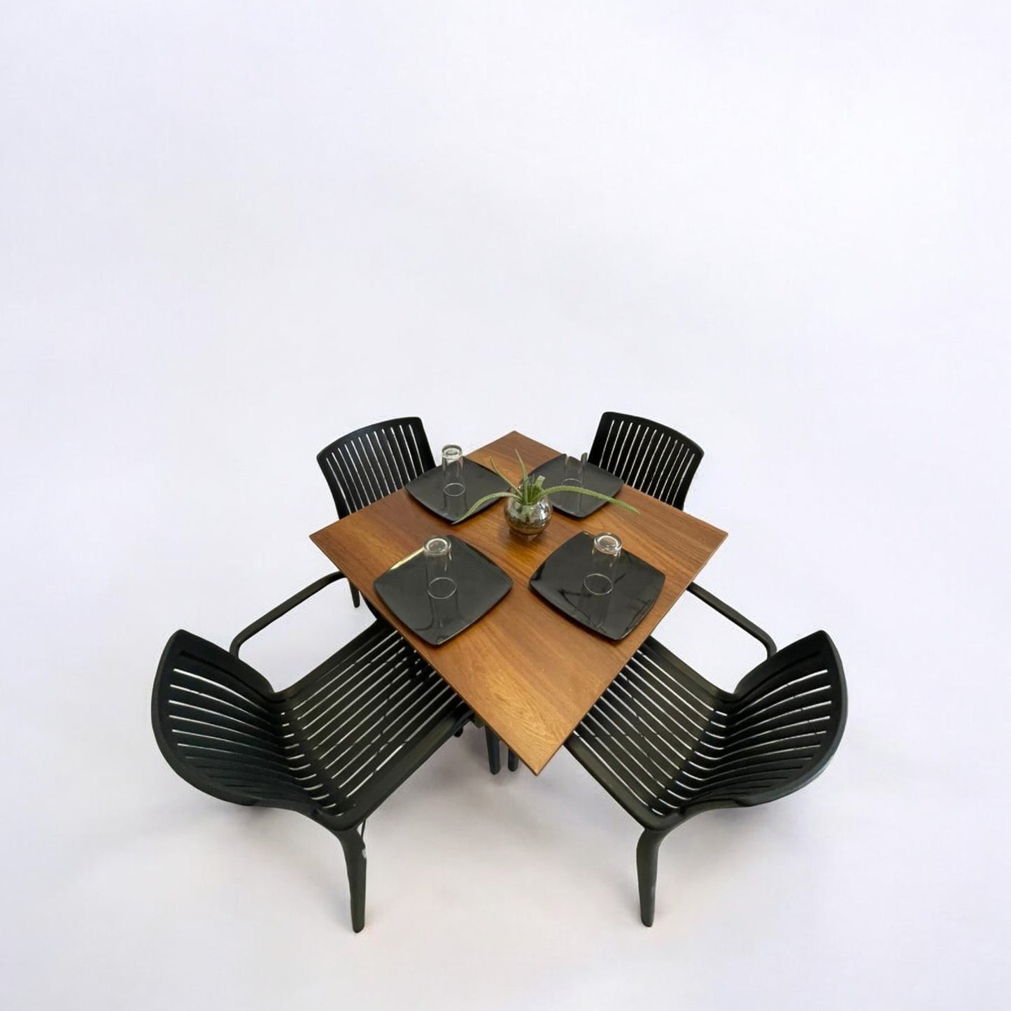 Mesa para restaurante Melanove con sillas Milos