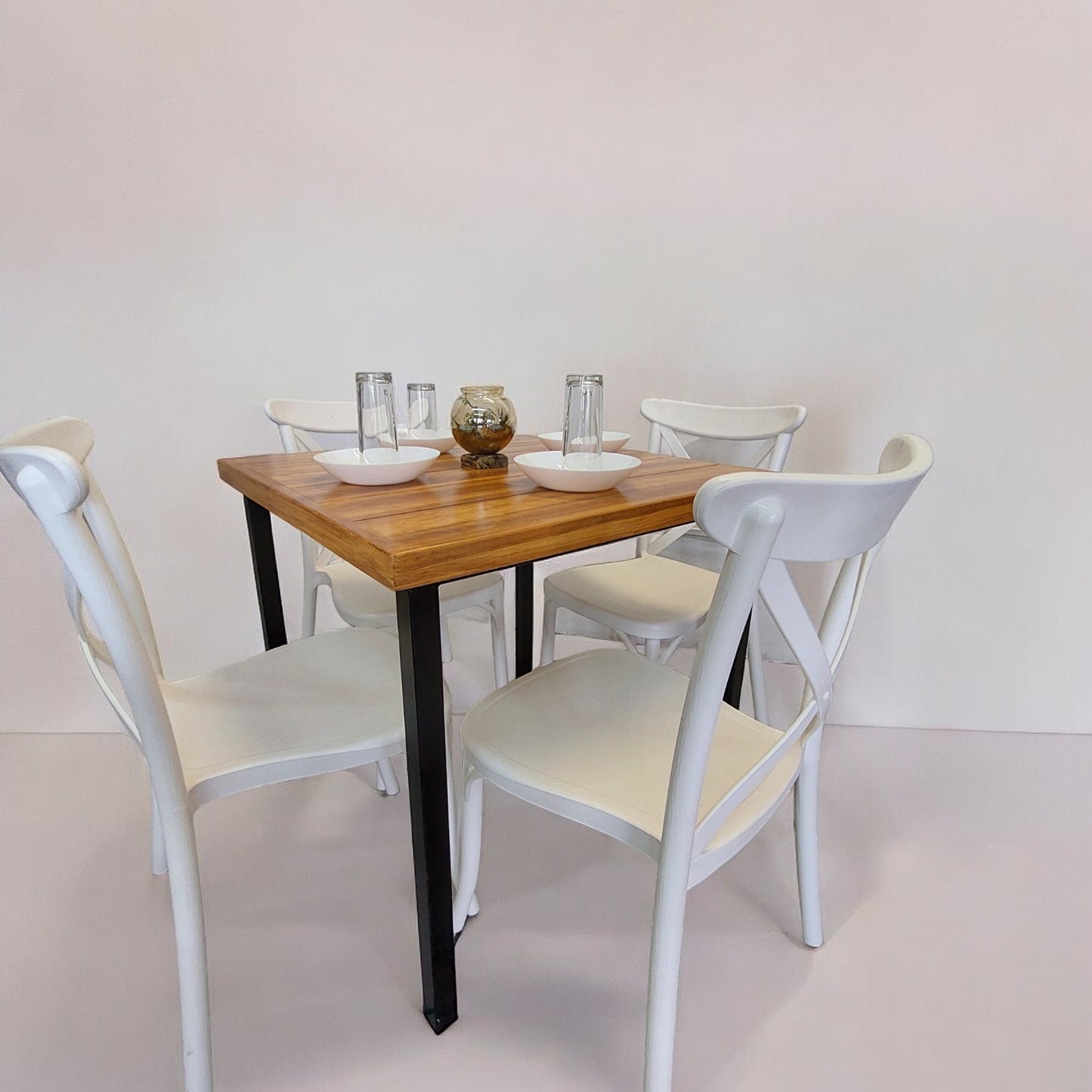 Mesa para restaurante Industrial Vintage 90 con sillas Diana