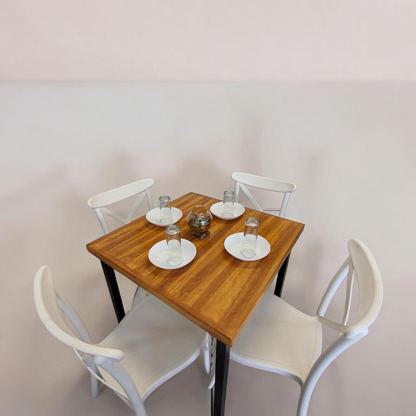 Mesa para restaurante Industrial Vintage 90 con sillas Diana