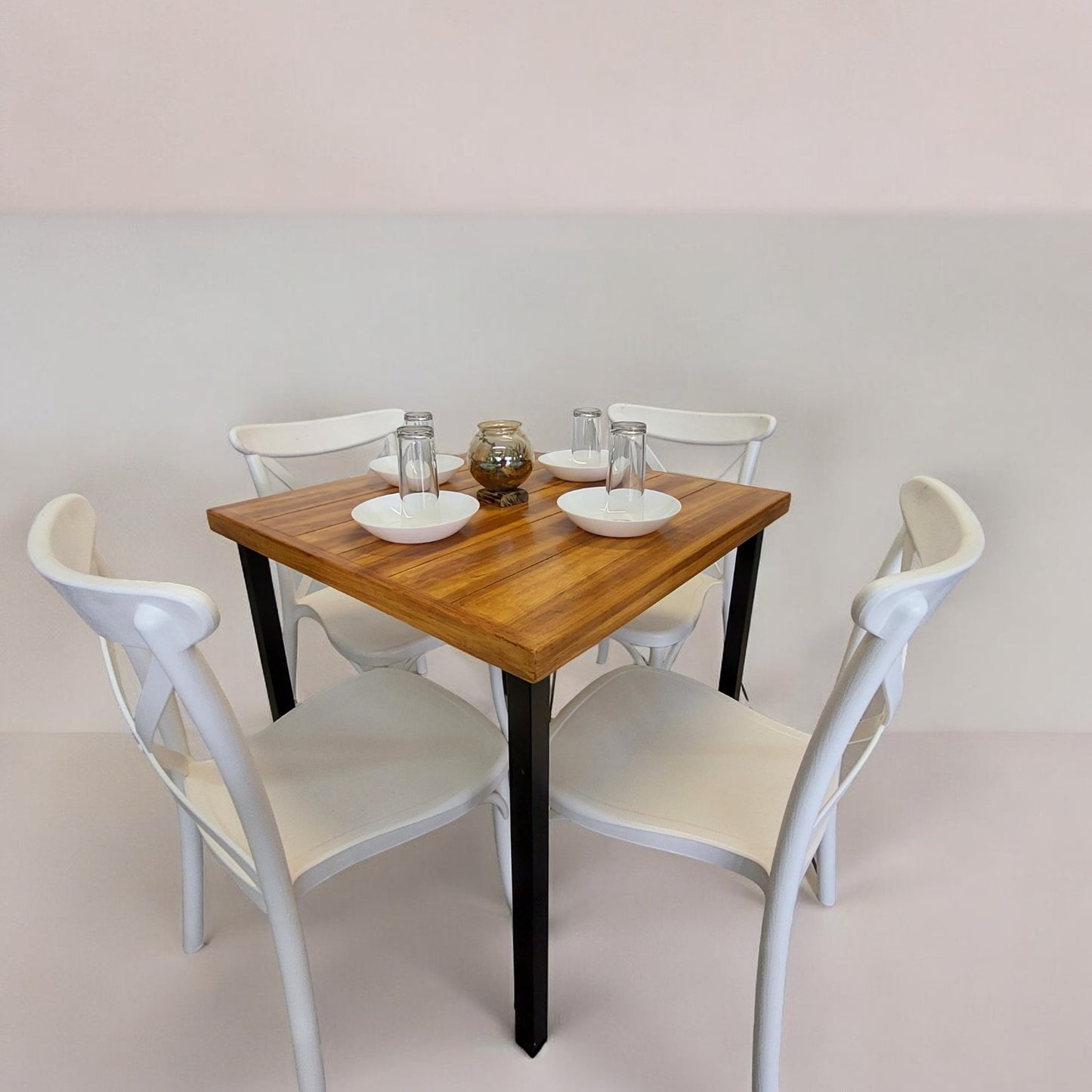 Mesa para restaurante Industrial Vintage 90 con sillas Diana