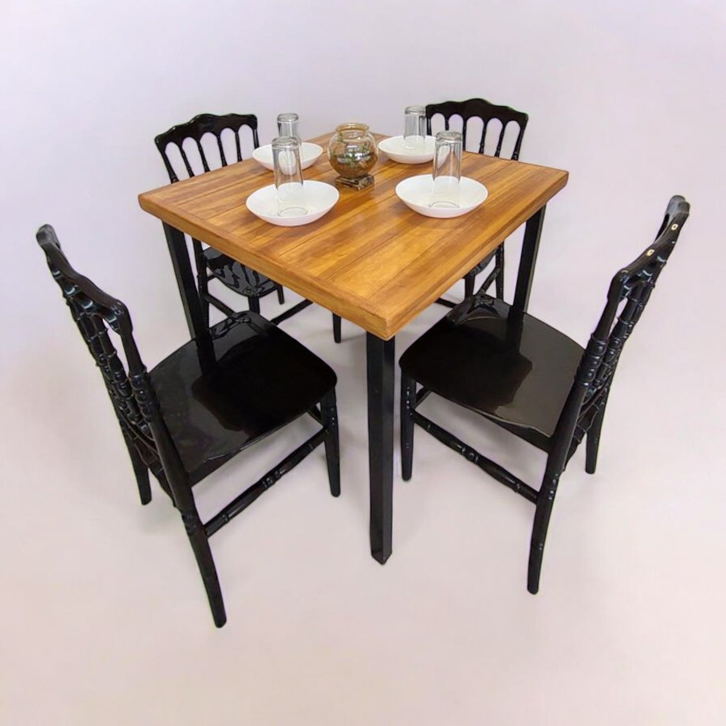Mesa para restaurante Industrial Vintage 80 con sillas Versalles