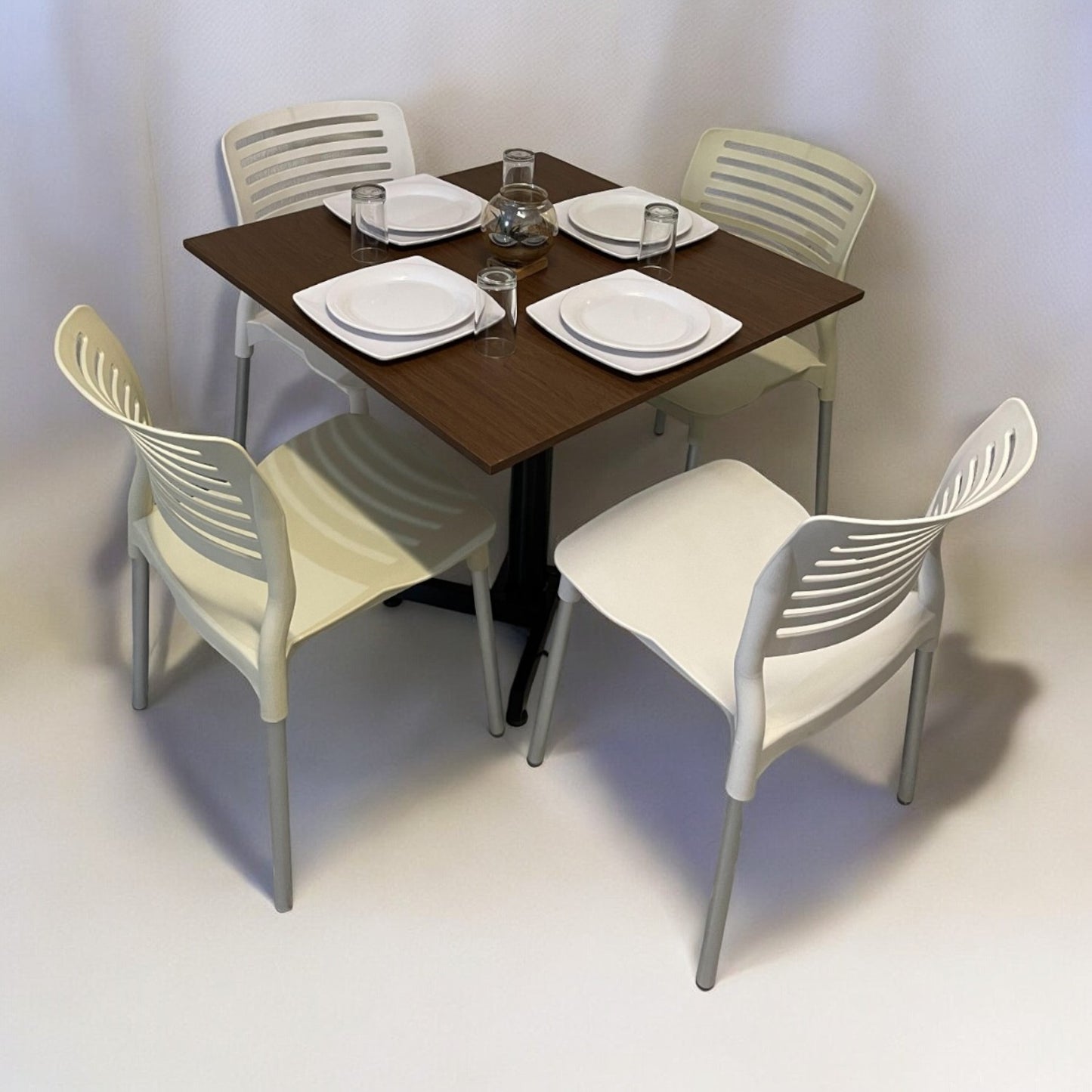 Mesa para restaurante Melanove con sillas Vhania