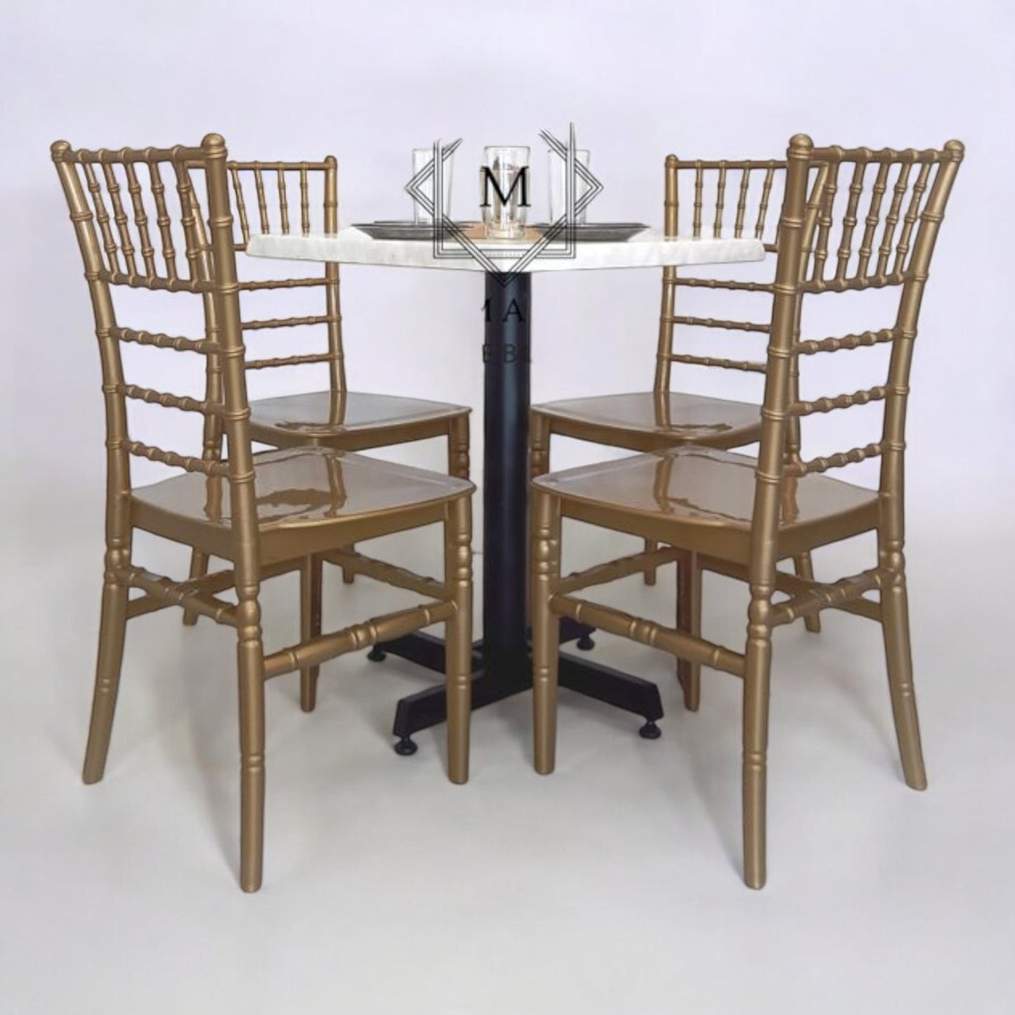 Mesa para restaurante Estratificada 80 con sillas Tiffany