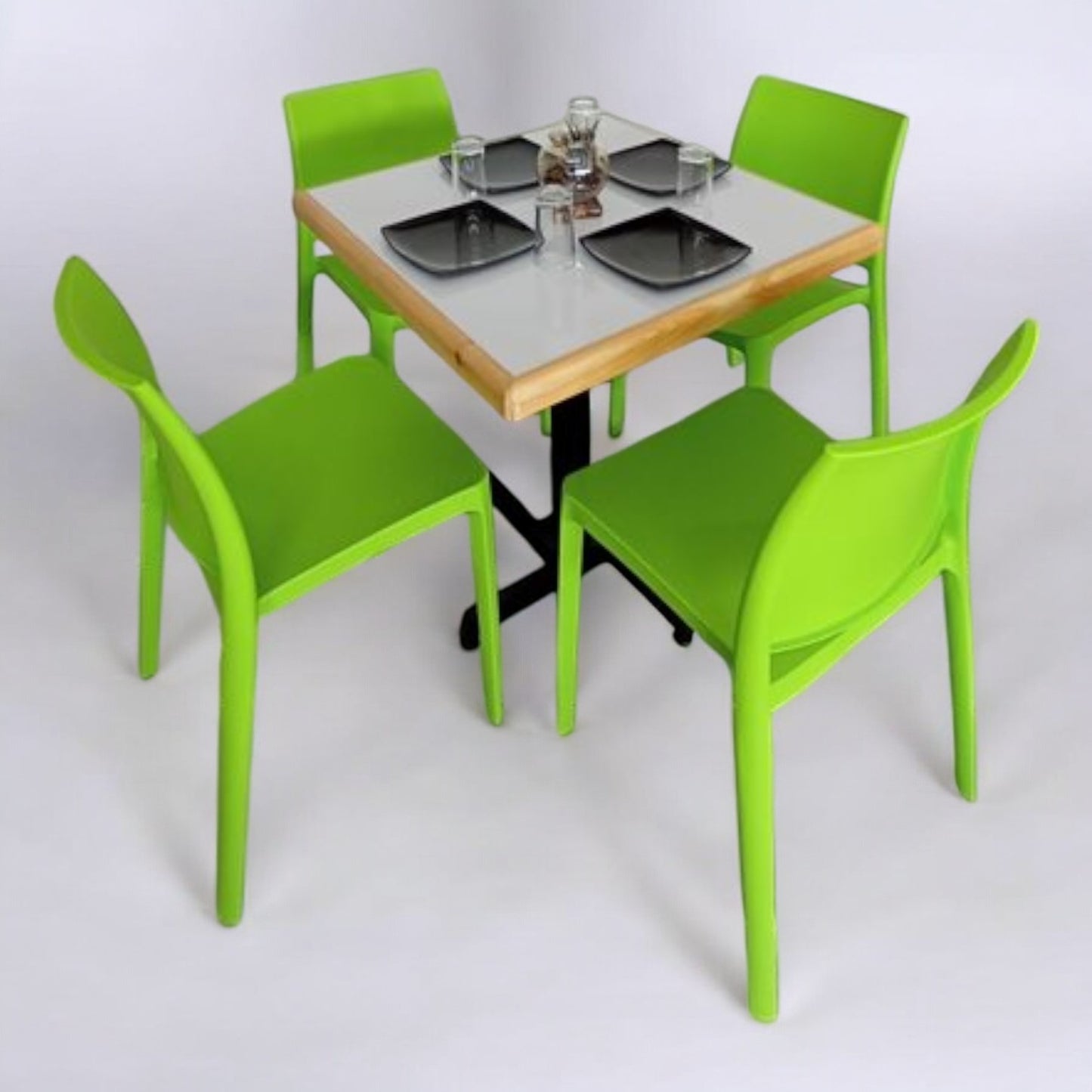 Mesa para restaurante Emboquillada con sillas Sensilla