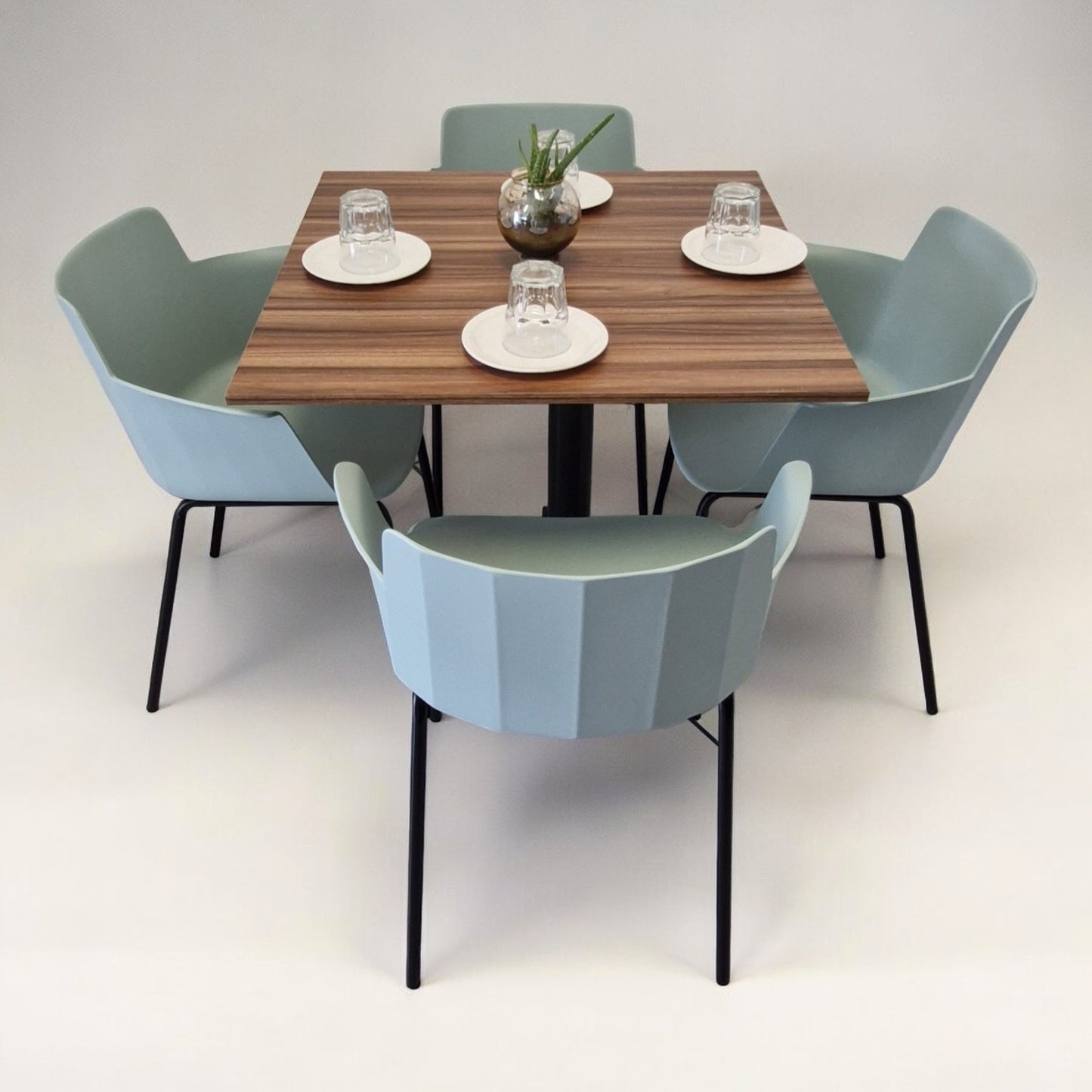 Mesa para restaurnate Melanove con sillas Colombo