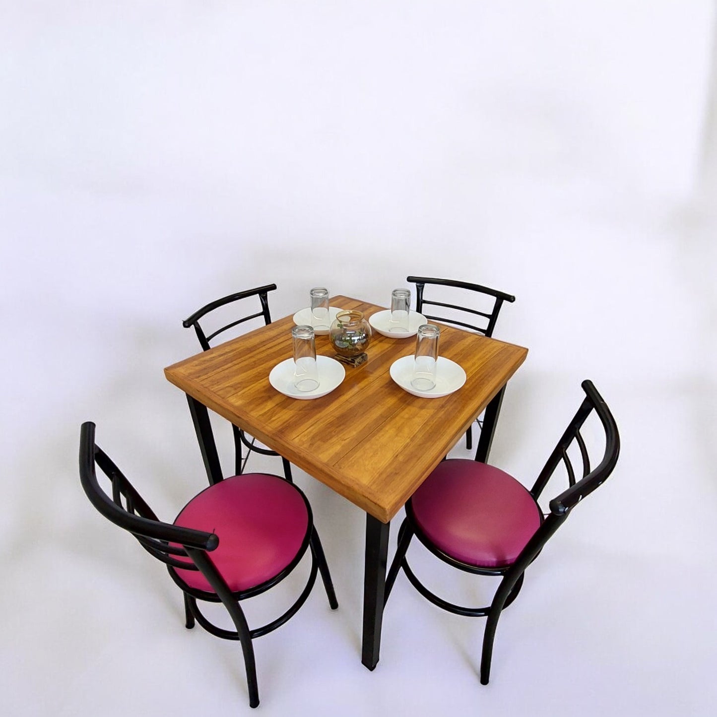 Mesa para restaurante Industrial Vintage 80 con sillas Chabely