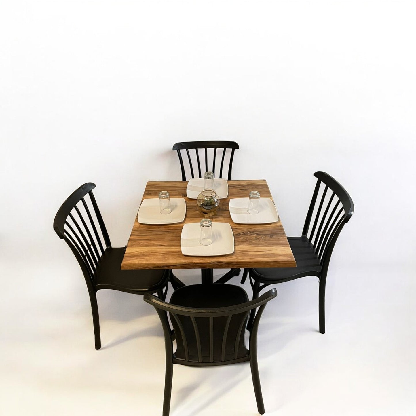 Mesa para restaurante Estratificada 80 con sillas Aurora