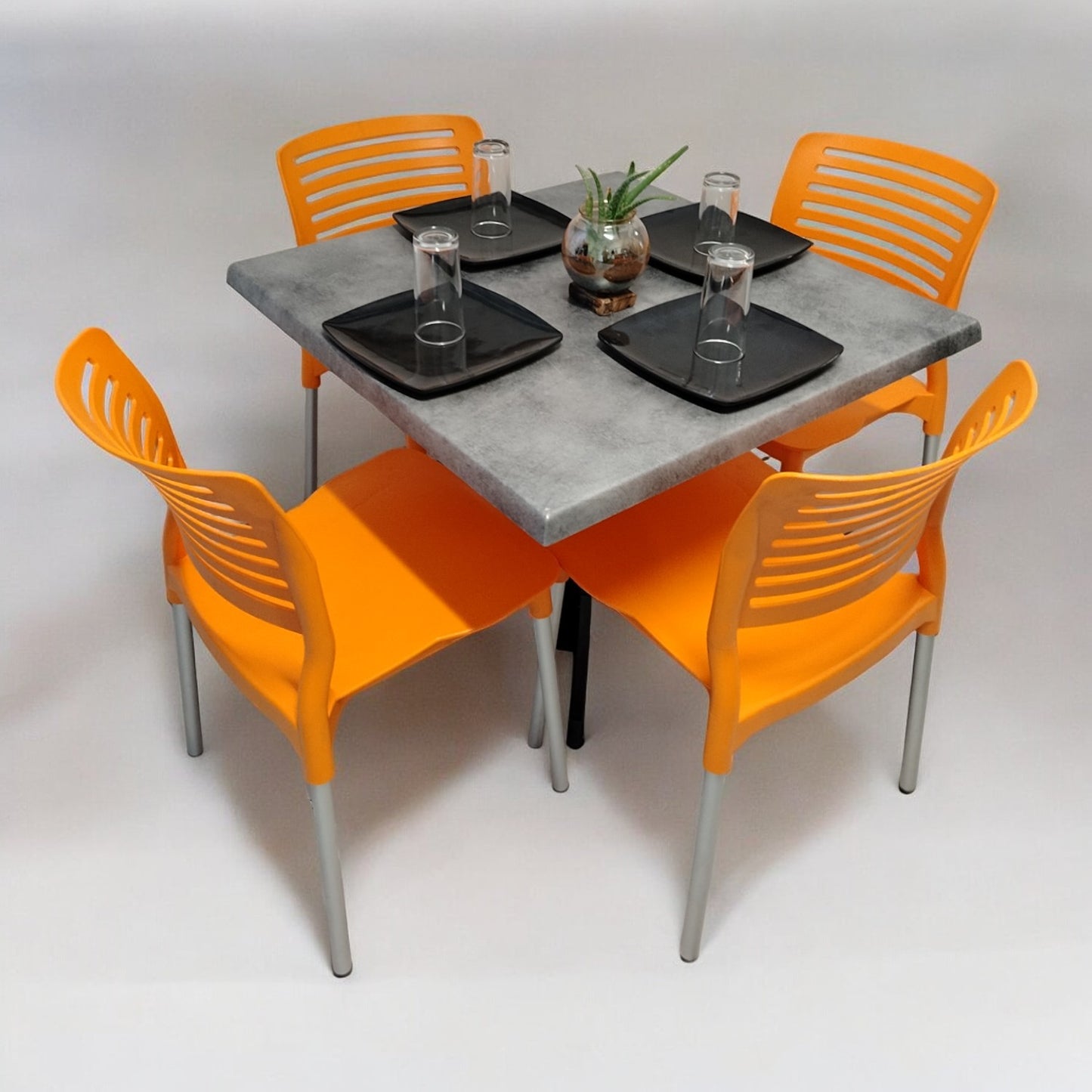 Mesa para restaurante Estratificada 80 con sillas Vhania