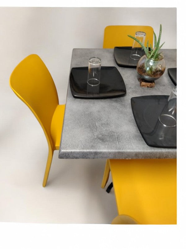 Mesa para restaurante Estratificada 80 con sillas Solei
