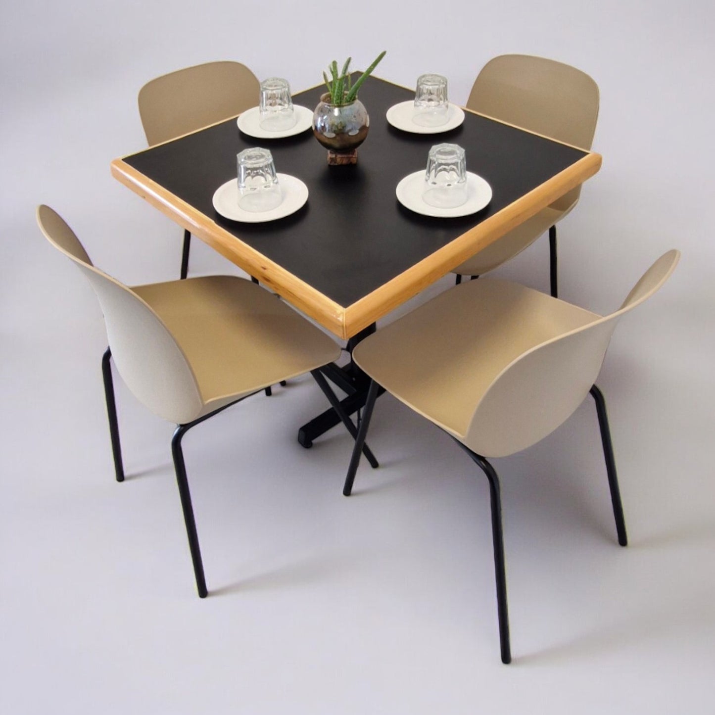 Mesa para restaurnate Emboquillada con sillas Noto