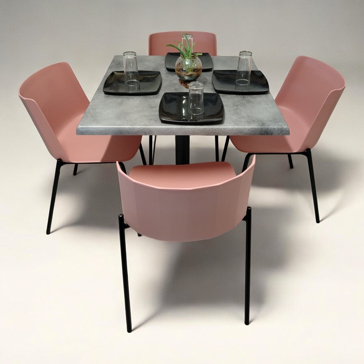 Mesa para restaurnate Estratificada 80 con sillas Colombo