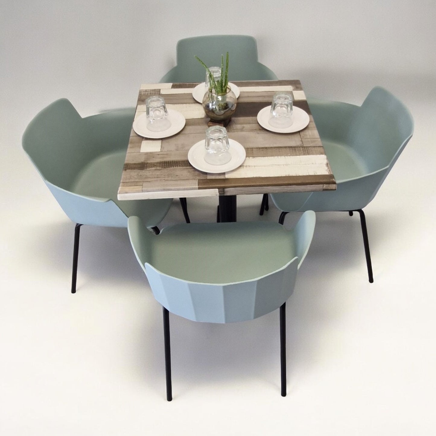 Mesa para restaurnate Estratificada 80 con sillas Colombo