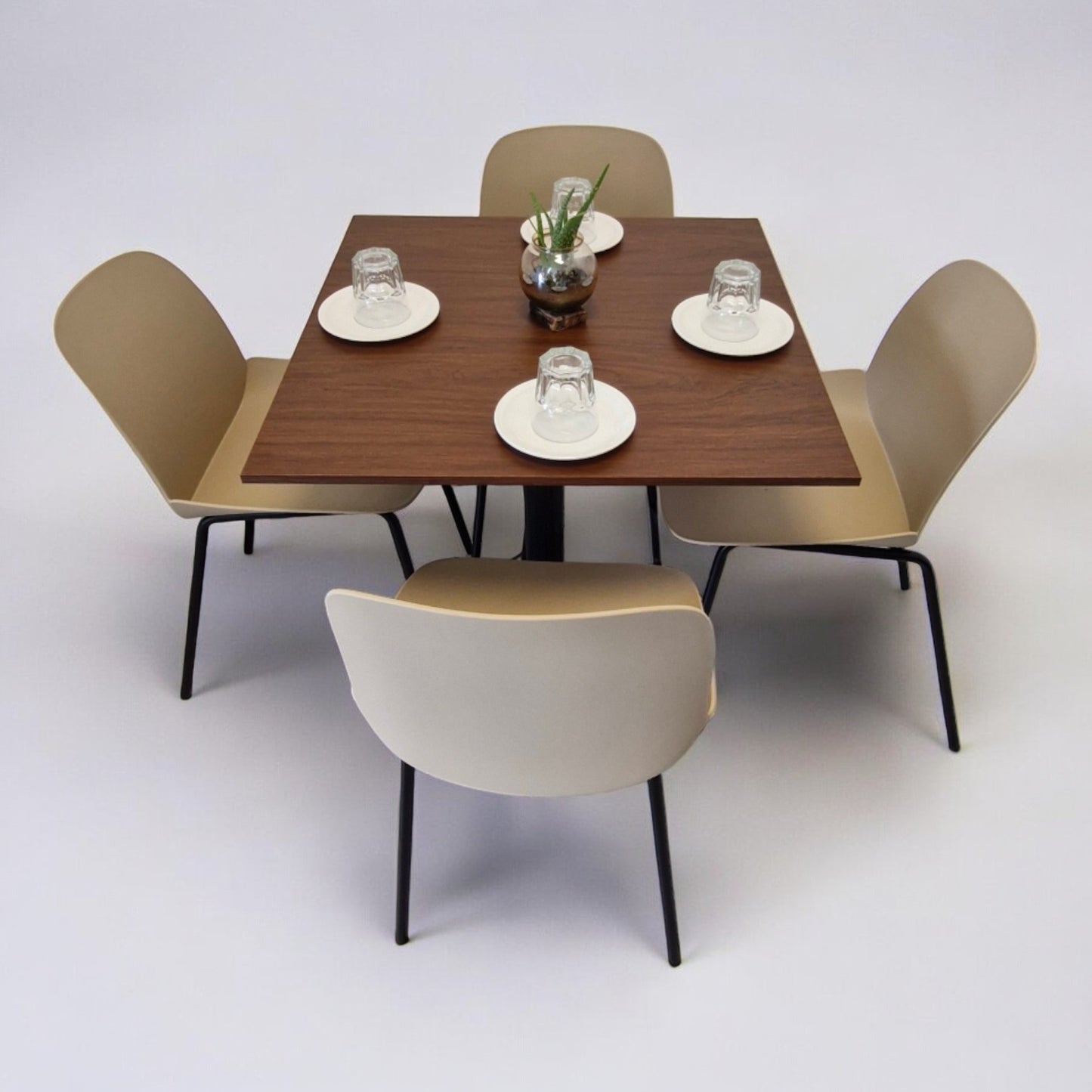 Mesa para restaurnate Melanove con sillas Noto