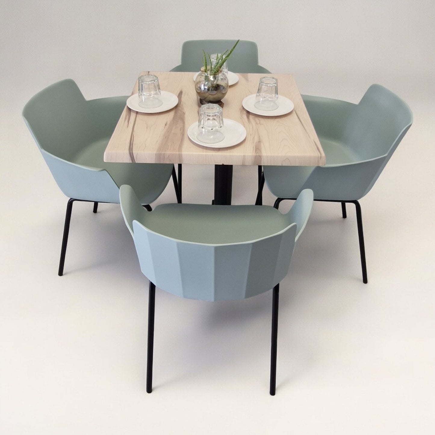 Mesa para restaurnate Estratificada 80 con sillas Colombo