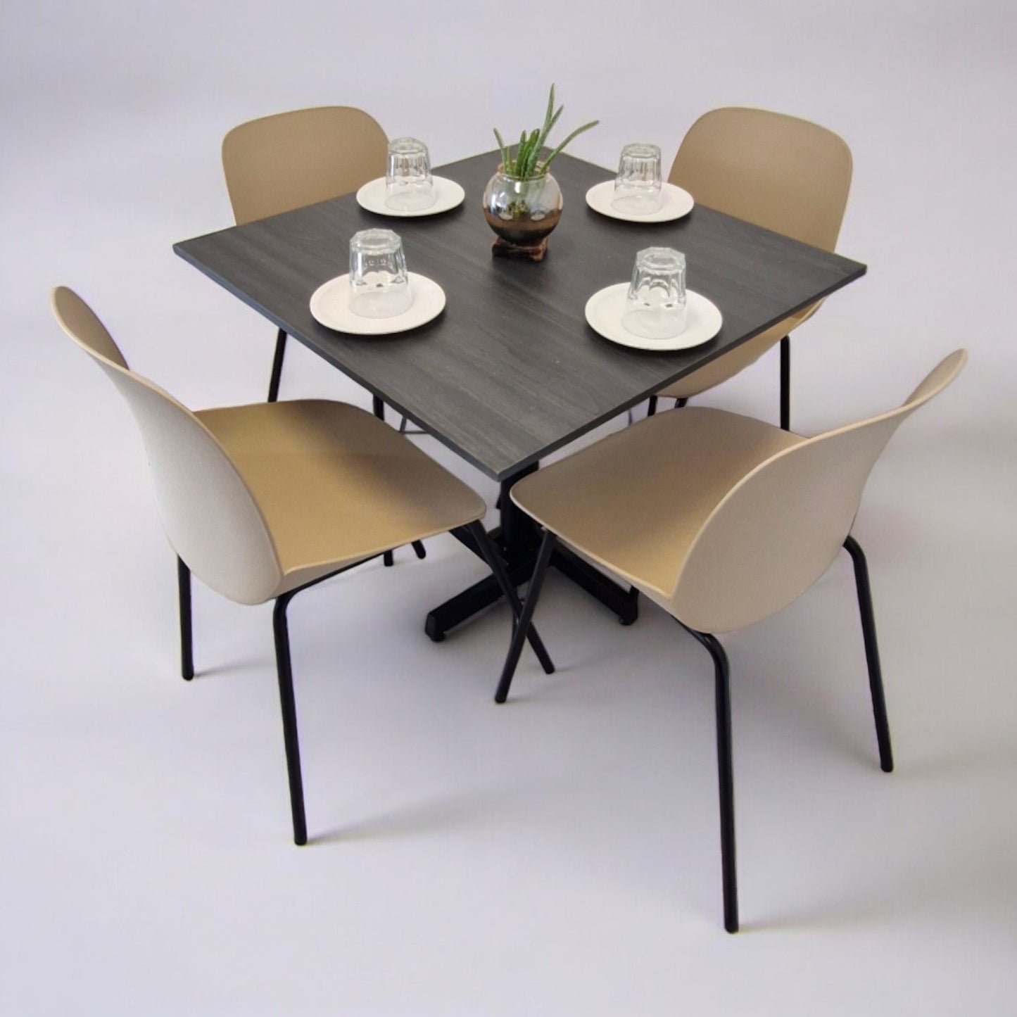 Mesa para restaurnate Melanove con sillas Noto