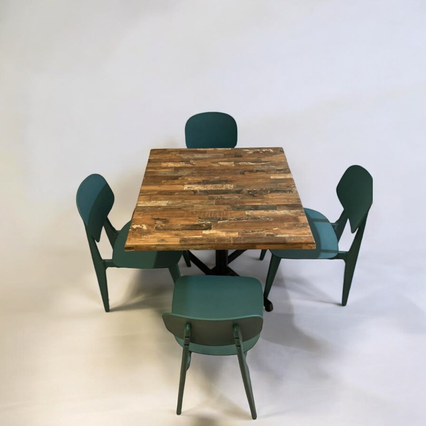 Mesa para restaurante Indus Estrati 80 con sillas Velar