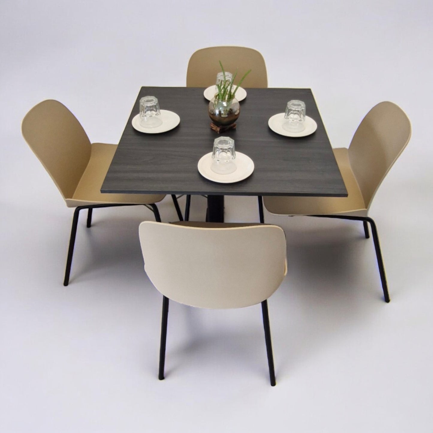 Mesa para restaurnate Melanove con sillas Noto