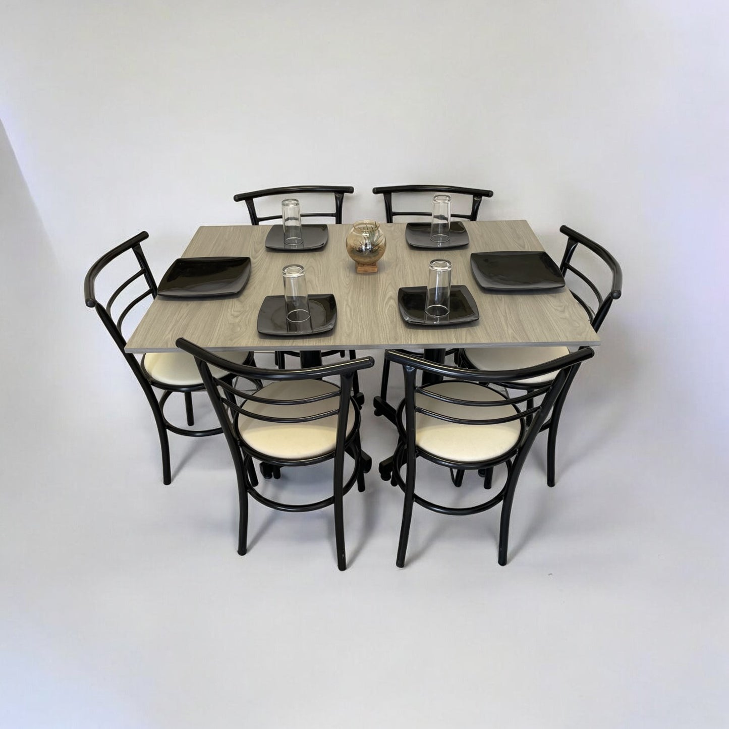 Mesa para restaurante Melanove con sillas Chabely