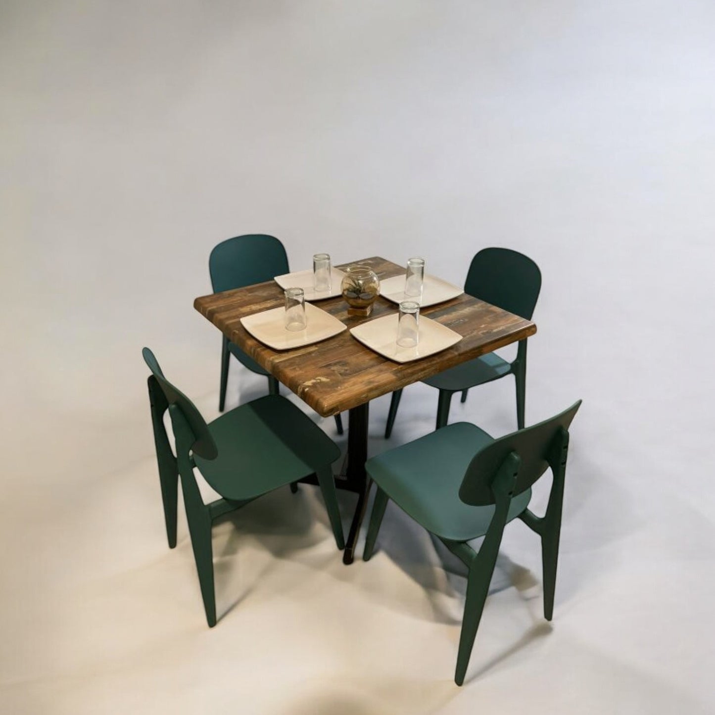 Mesa para restaurante Indus Estrati 80 con sillas Velar