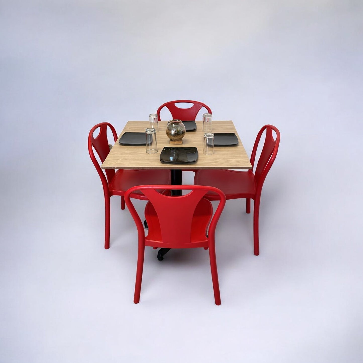 Mesa para restaurante Melanove con sillas Sara