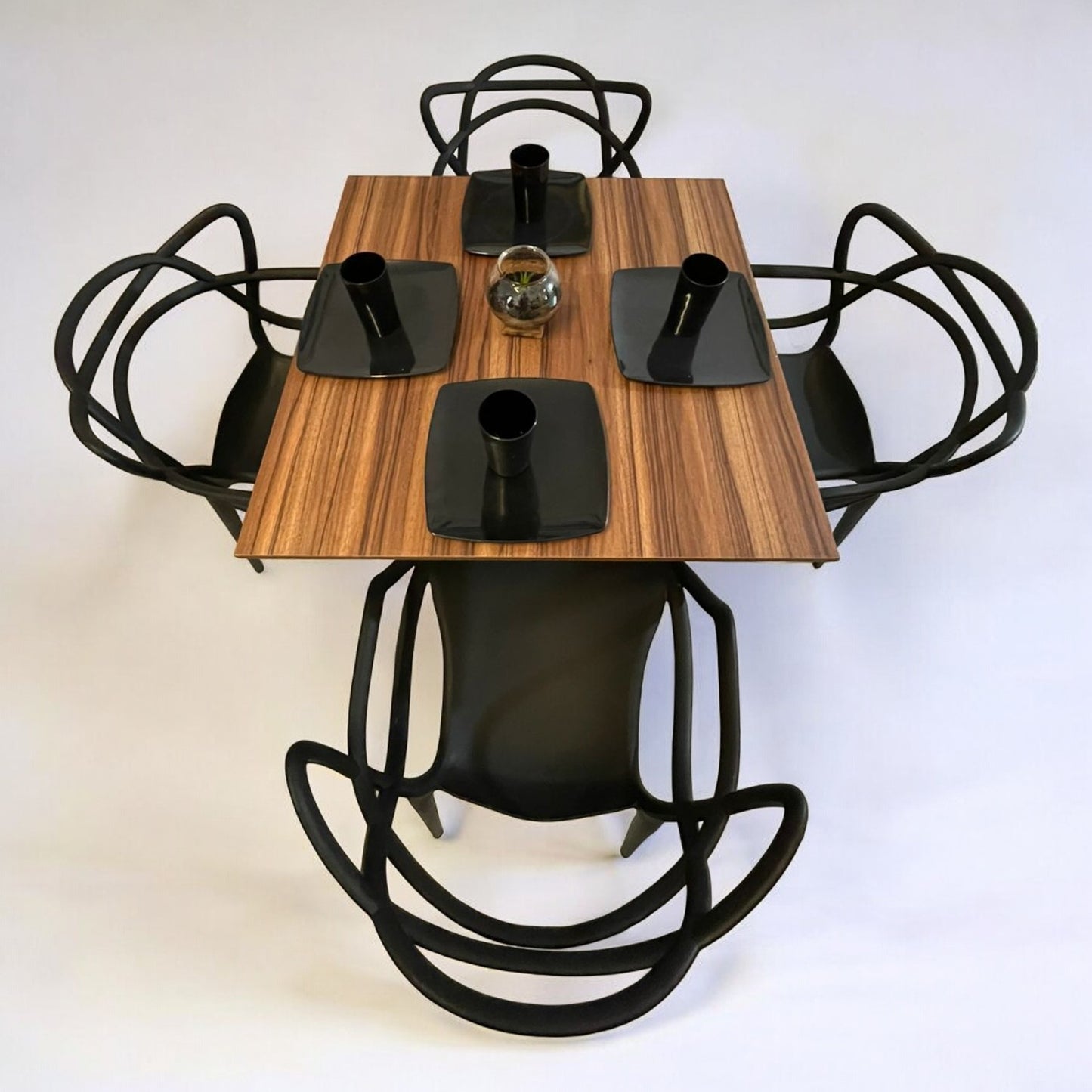 Mesa para restaurante Melanove con sillas Trix