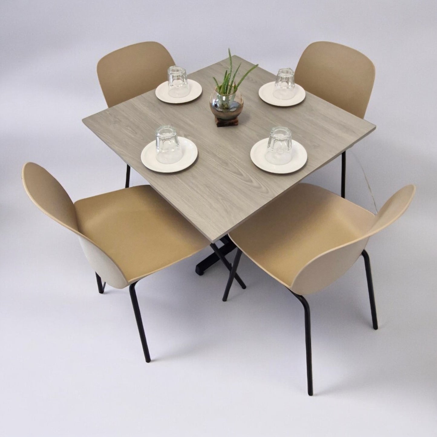 Mesa para restaurnate Melanove con sillas Noto