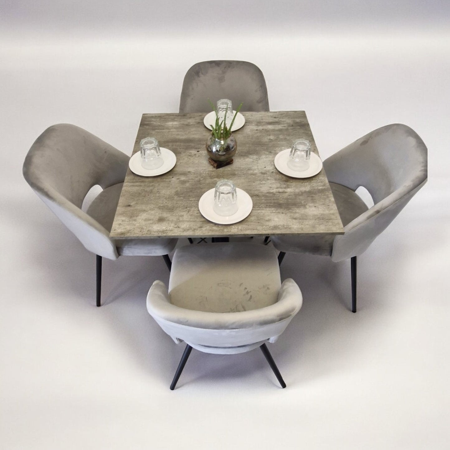 Mesa para restaurante Melanove con sillas Asturias