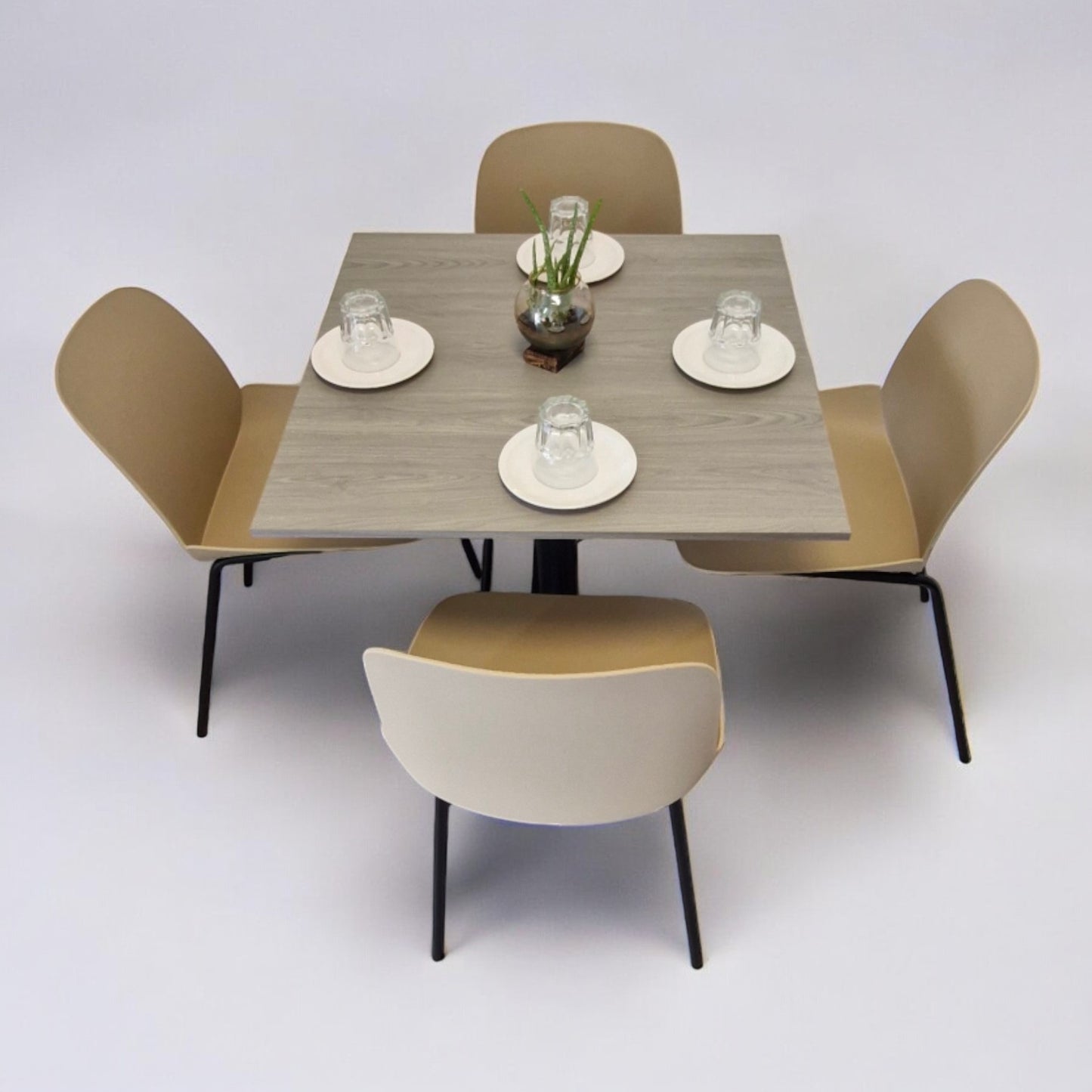 Mesa para restaurnate Melanove con sillas Noto