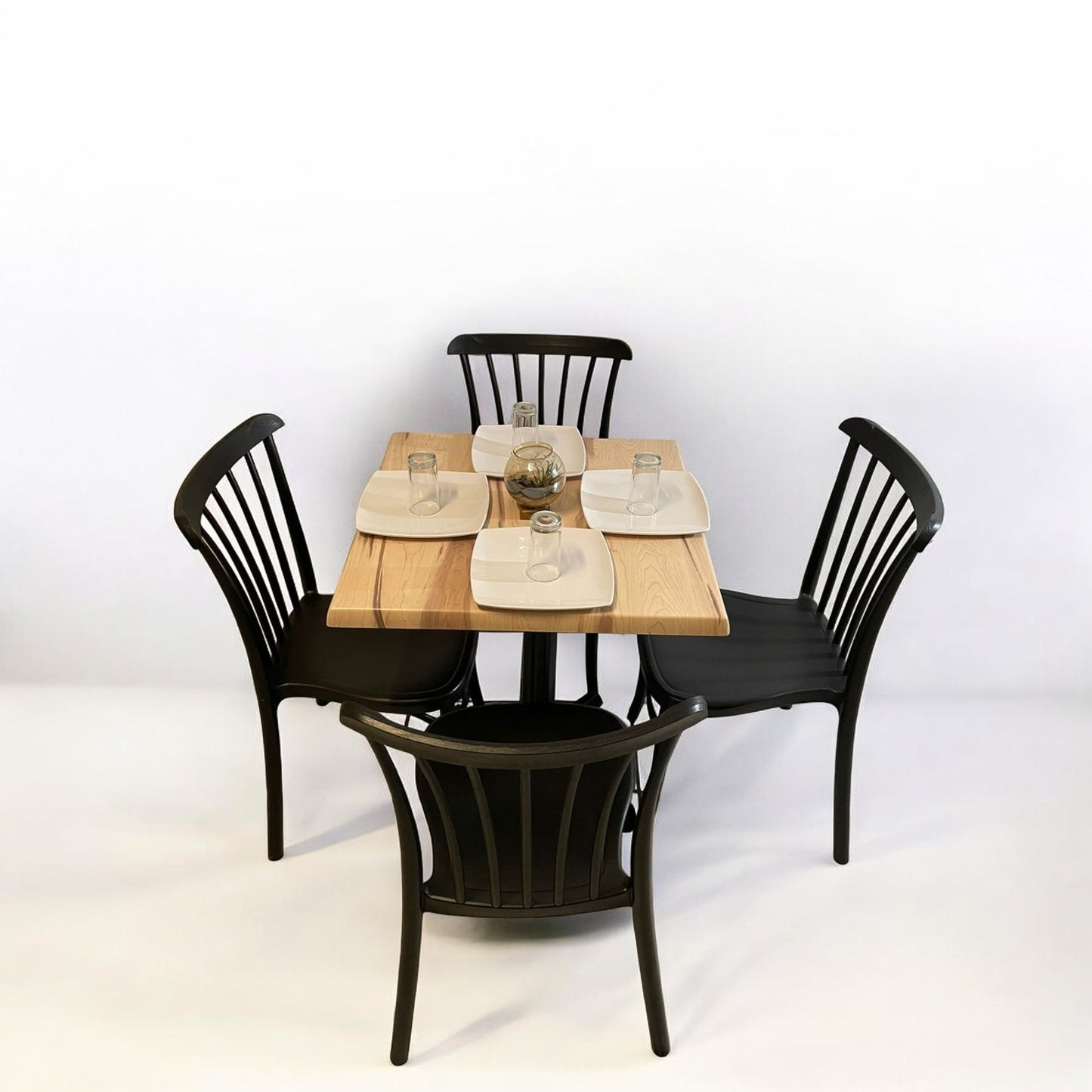 Mesa para restaurante Estratificada 80 con sillas Aurora