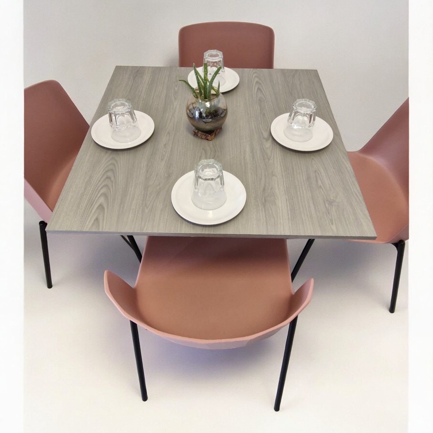 Mesa para restaurnate Melanove con sillas Colombo