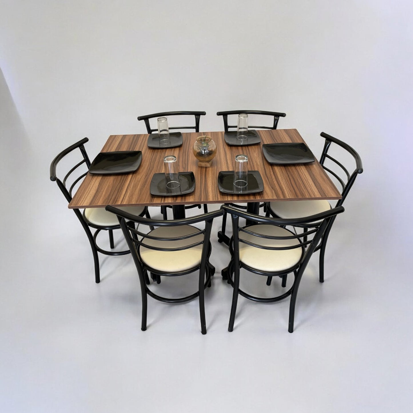 Mesa para restaurante Melanove con sillas Chabely