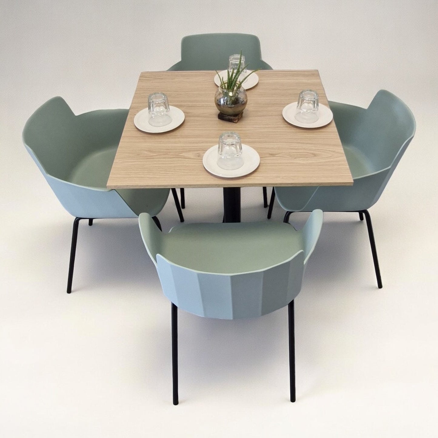 Mesa para restaurnate Melanove con sillas Colombo