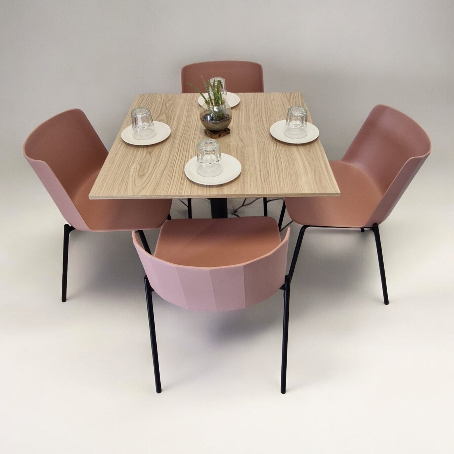 Mesa para restaurnate Melanove con sillas Colombo