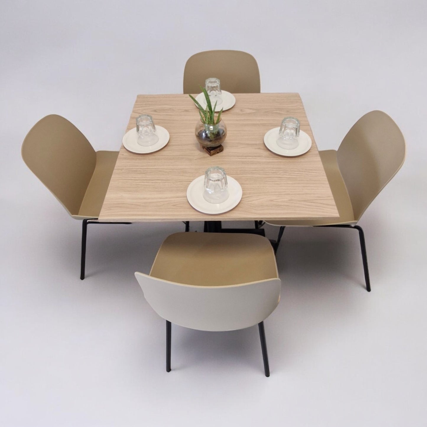 Mesa para restaurnate Melanove con sillas Noto