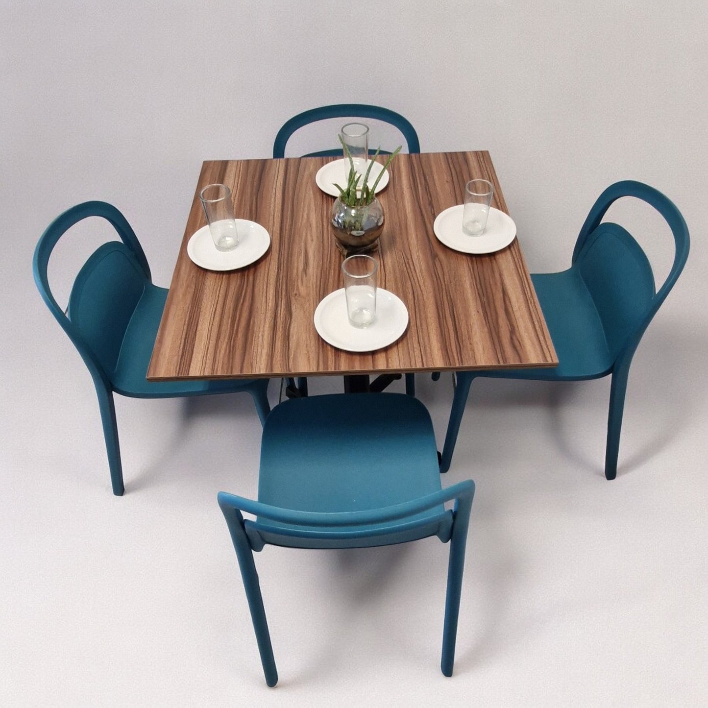 Mesa para restaurnate Melanove con sillas Asti